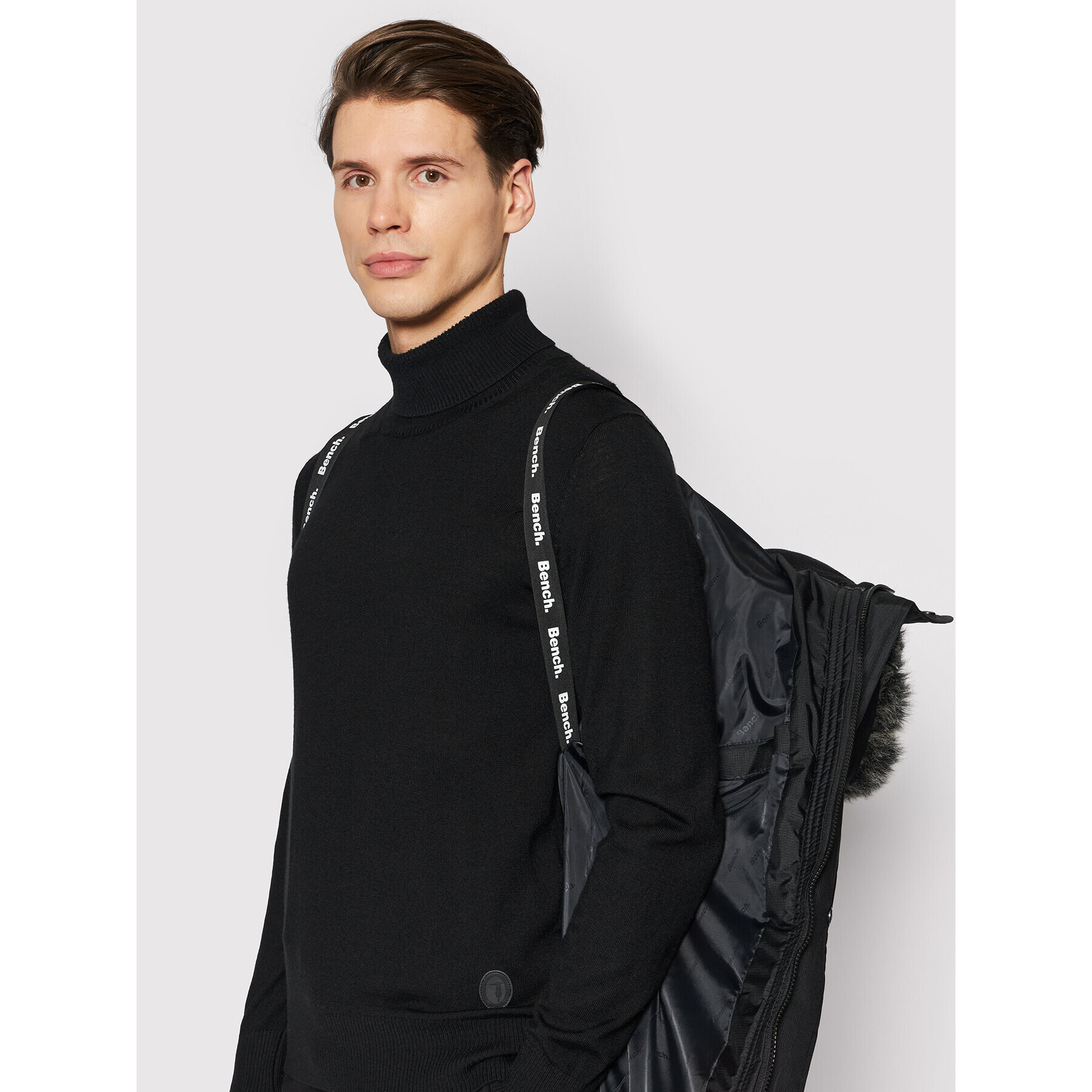 Bench Пухено яке Tillor 118884 Черен Regular Fit - Pepit.bg