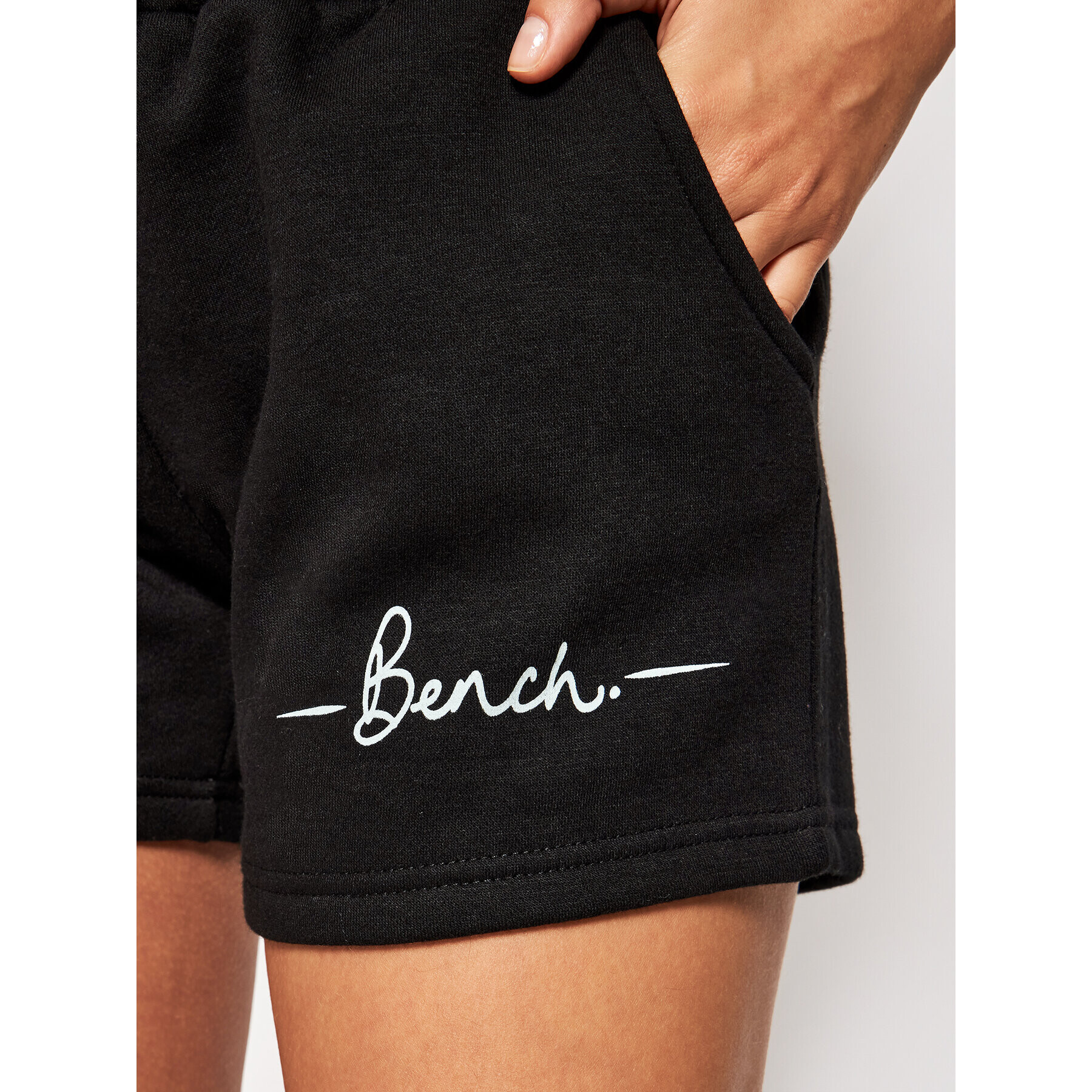 Bench Спортни шорти Nova 118358 Черен Regular Fit - Pepit.bg
