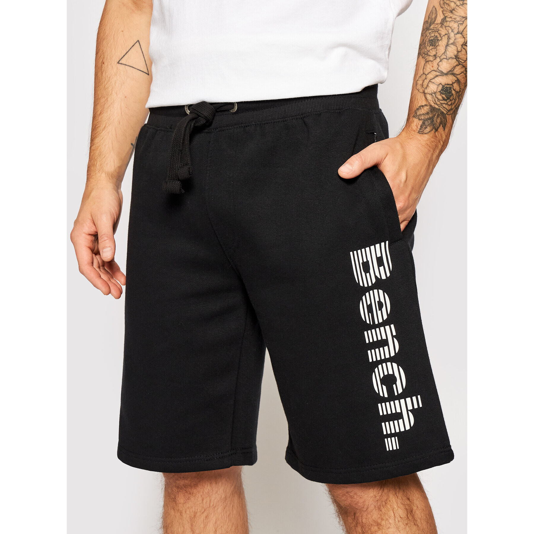 Bench Спортни шорти Rollo 117207 Черен Regular Fit - Pepit.bg