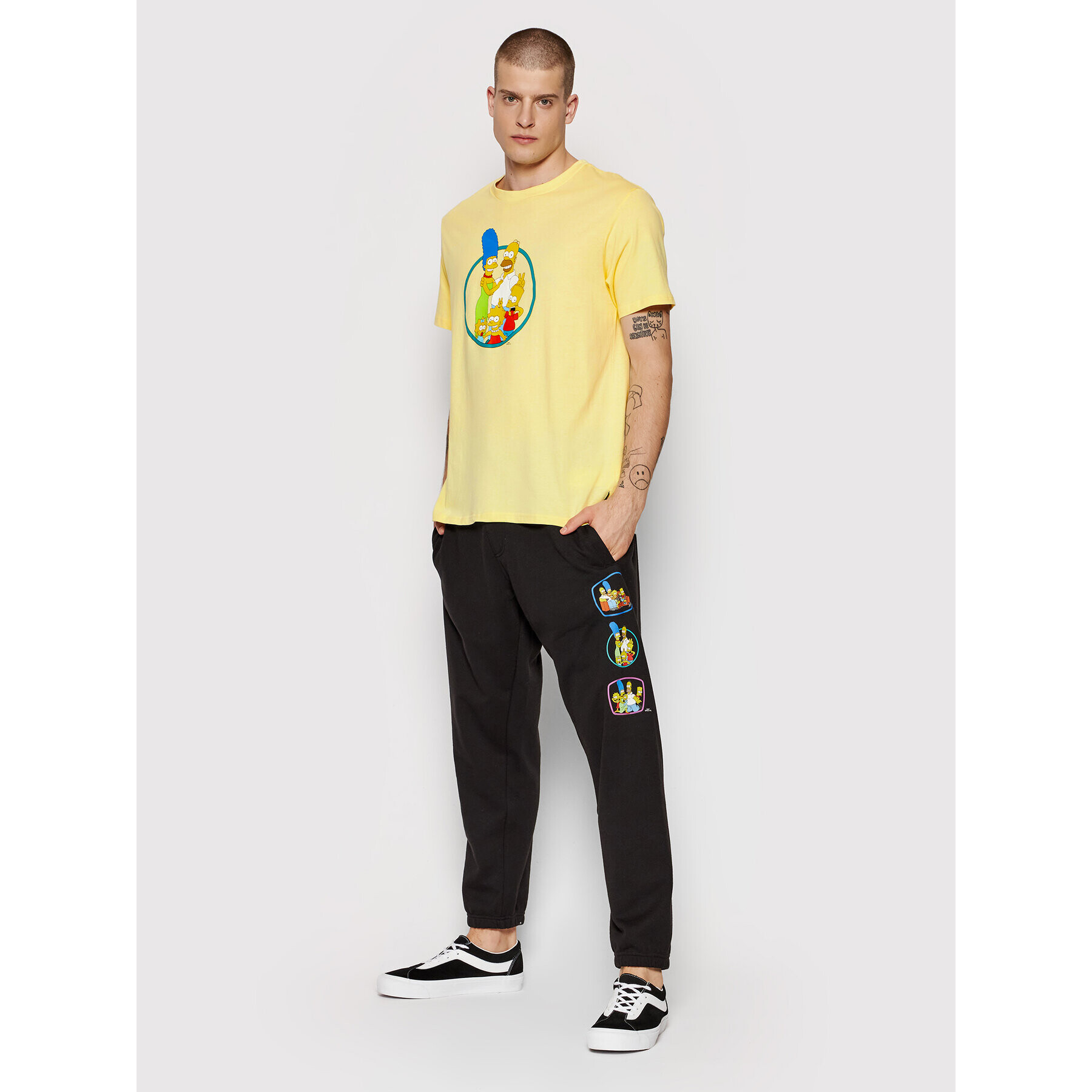 Billabong Долнище анцуг SIMPSONS Family A1PT05 Черен Relaxed Fit - Pepit.bg