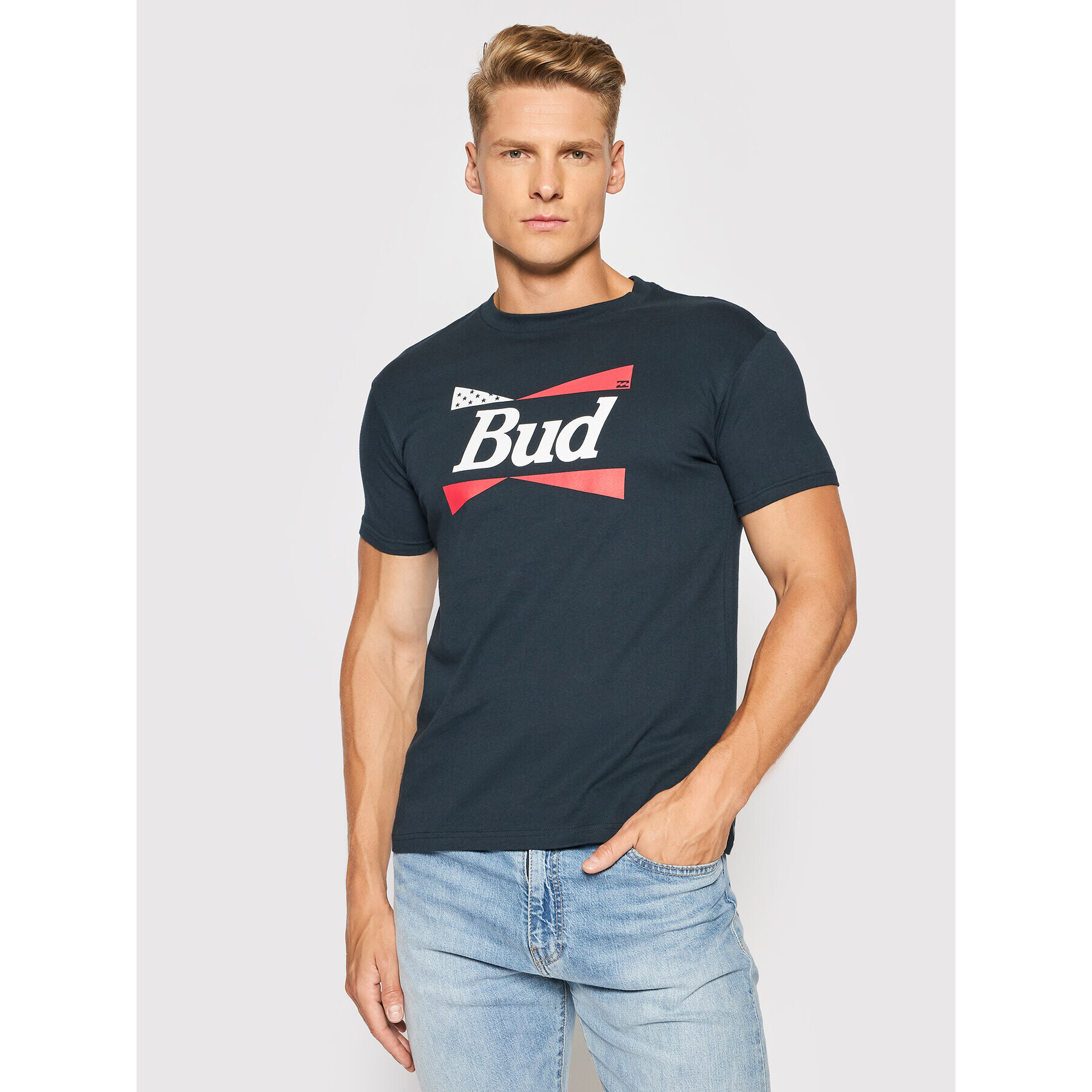 Billabong Тишърт BUDWEISER Flag Z1SS20 Тъмносин Premium Fit - Pepit.bg