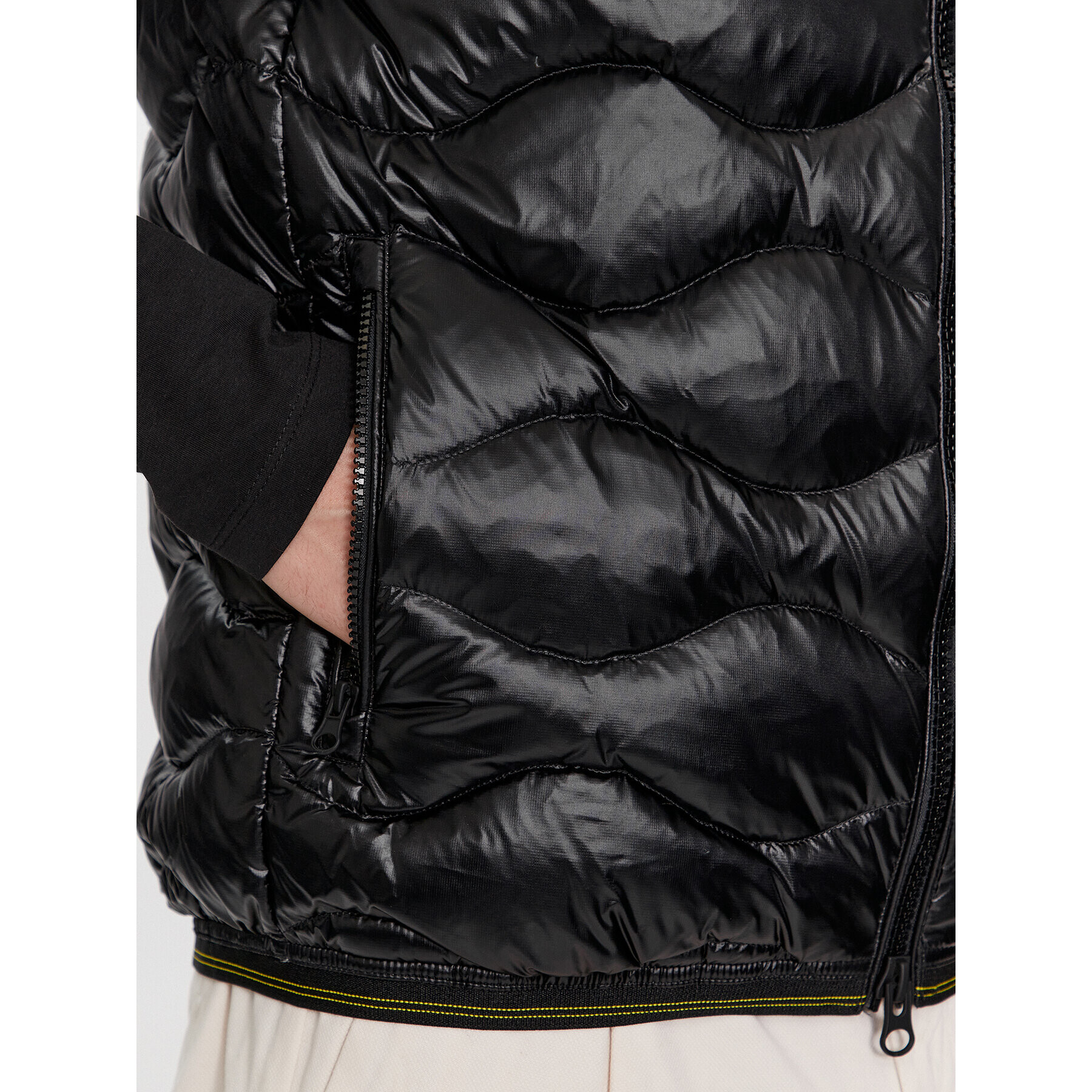 Blauer Елек 23WBLUX03006 Черен Regular Fit - Pepit.bg