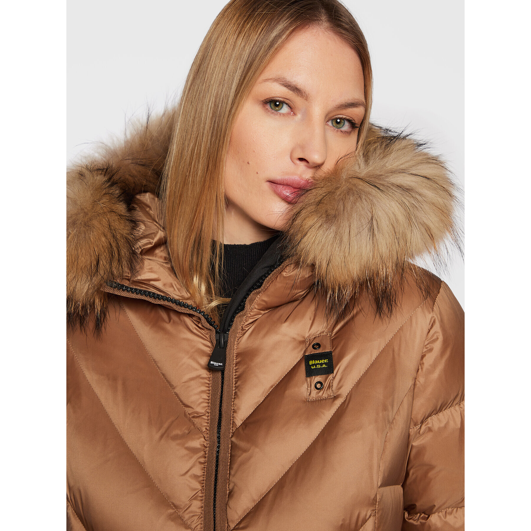 Blauer Пухено яке Brandy BLDK03215 006047 Кафяв Regular Fit - Pepit.bg