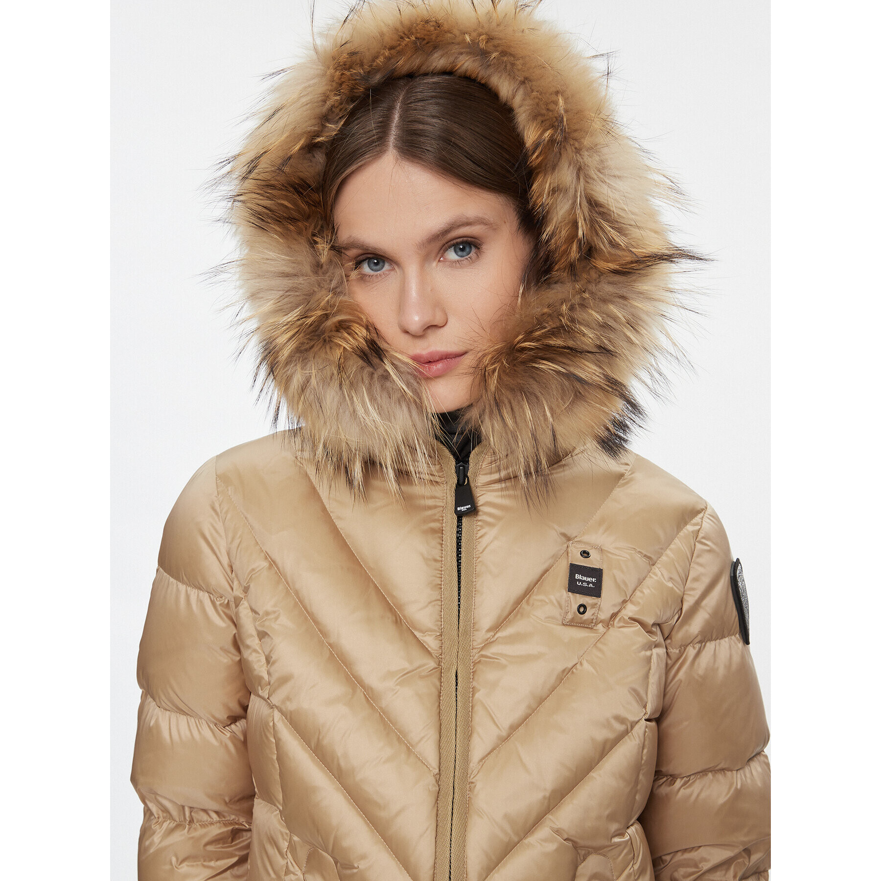 Blauer Пухено яке 23WBLDC03141 Кафяв Regular Fit - Pepit.bg