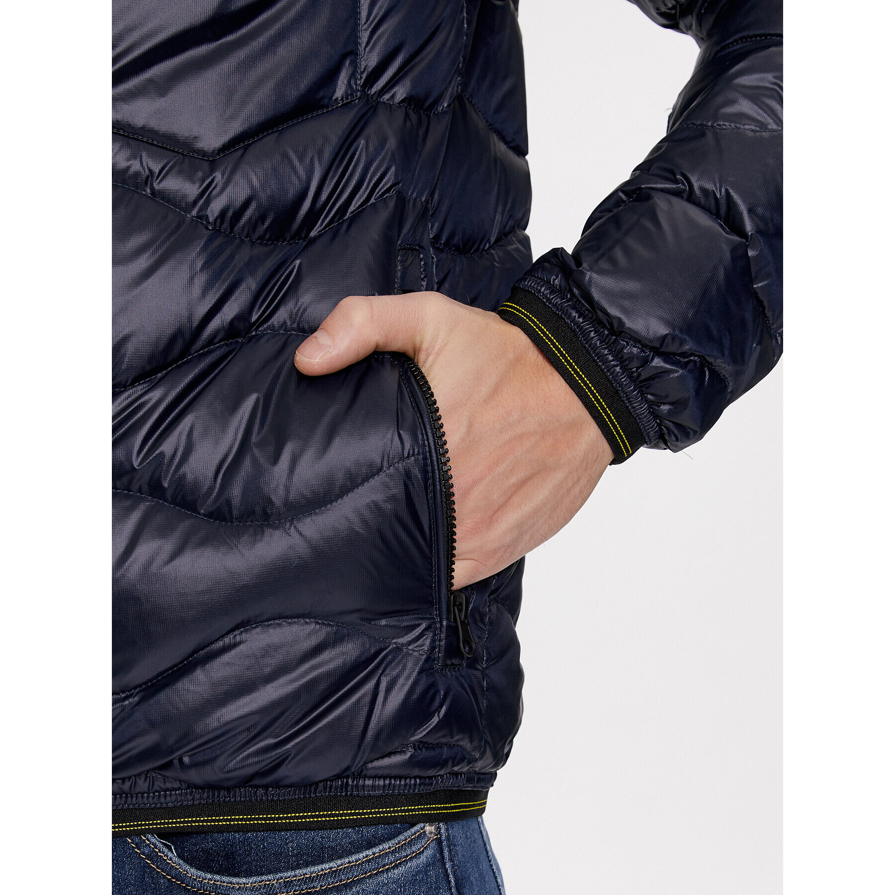 Blauer Пухено яке 23WBLUC03005 Син Regular Fit - Pepit.bg