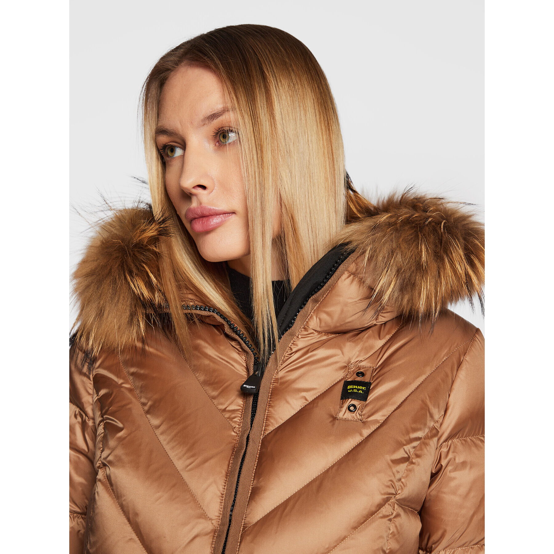 Blauer Пухено яке Courtney BLDC03214 006047 Кафяв Regular Fit - Pepit.bg