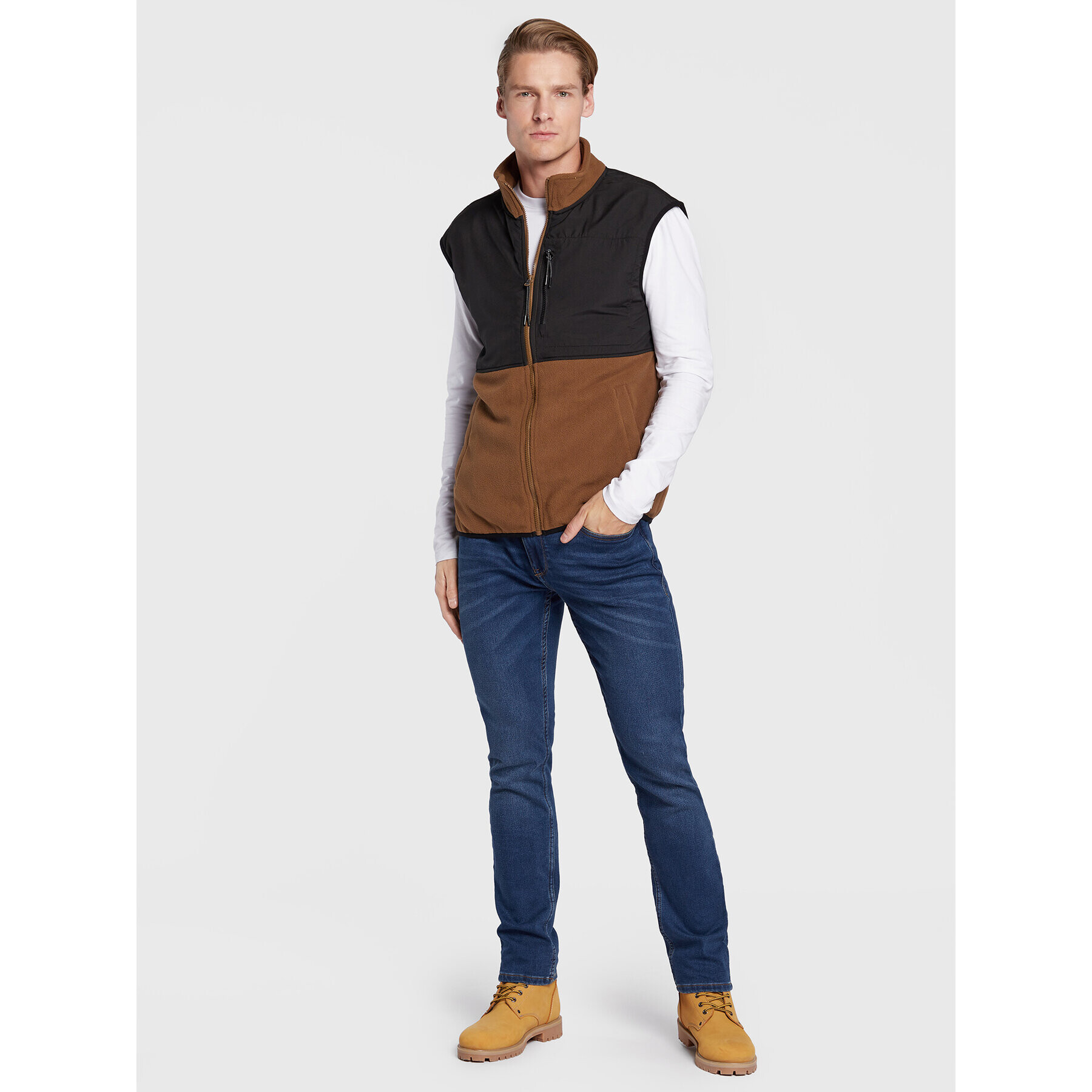 Blend Елек Sweat 20714280 Кафяв Regular Fit - Pepit.bg