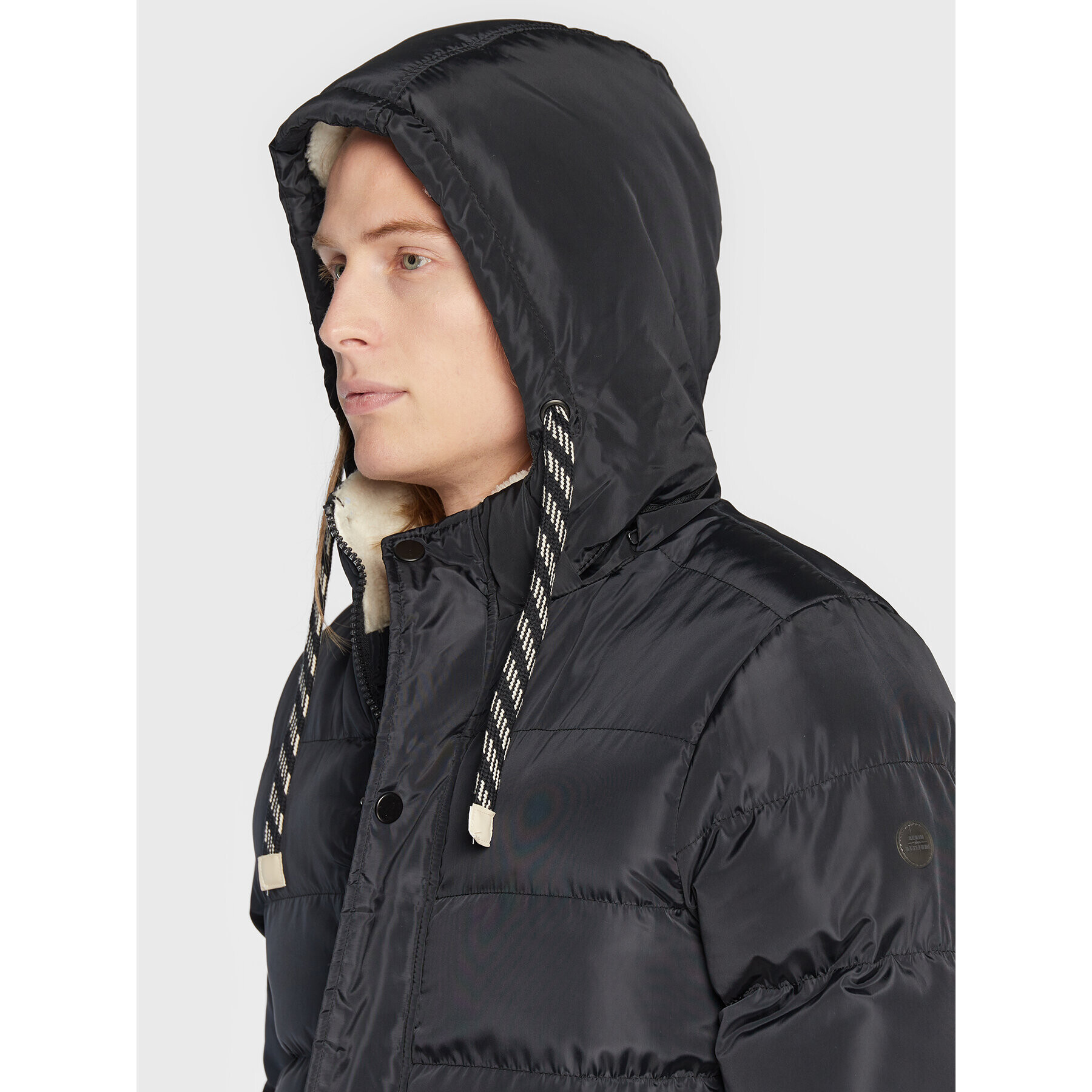Blend Пухено яке Outerwear 20714383 Черен Regular Fit - Pepit.bg