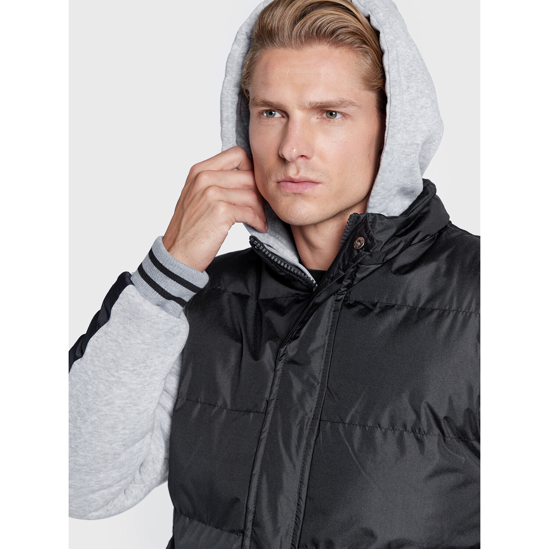 Blend Пухено яке 20714935 Черен Regular Fit - Pepit.bg