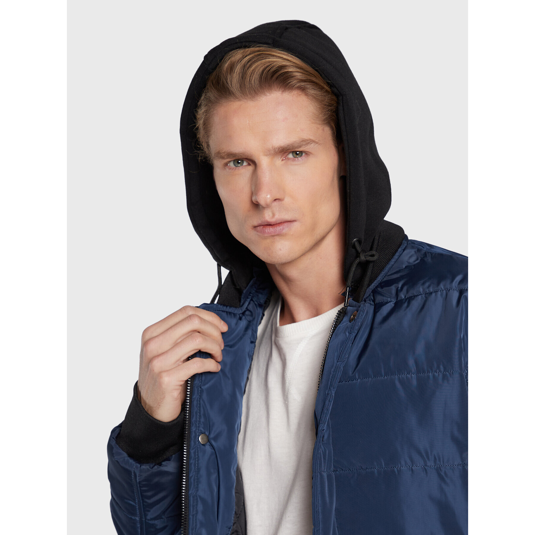 Blend Пухено яке Outwear 20714378 Син Regular Fit - Pepit.bg