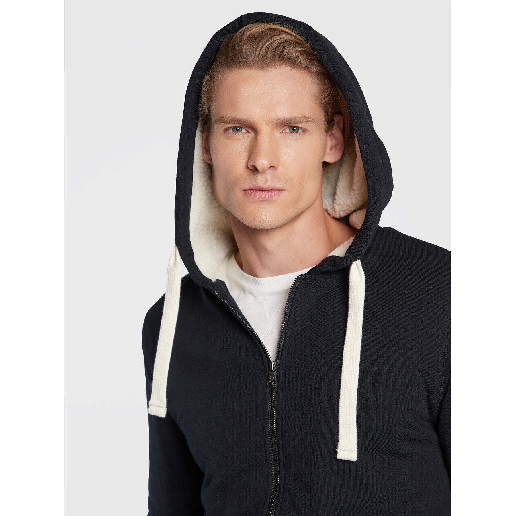 Blend Суитшърт 20714281 Черен Regular Fit - Pepit.bg
