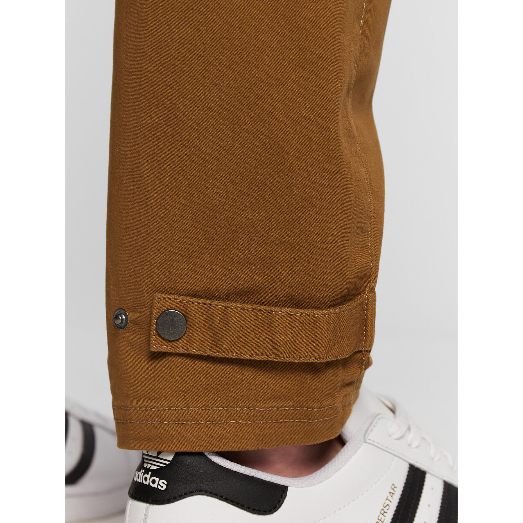 Blend Текстилни панталони 20714778 Кафяв Loose Fit - Pepit.bg