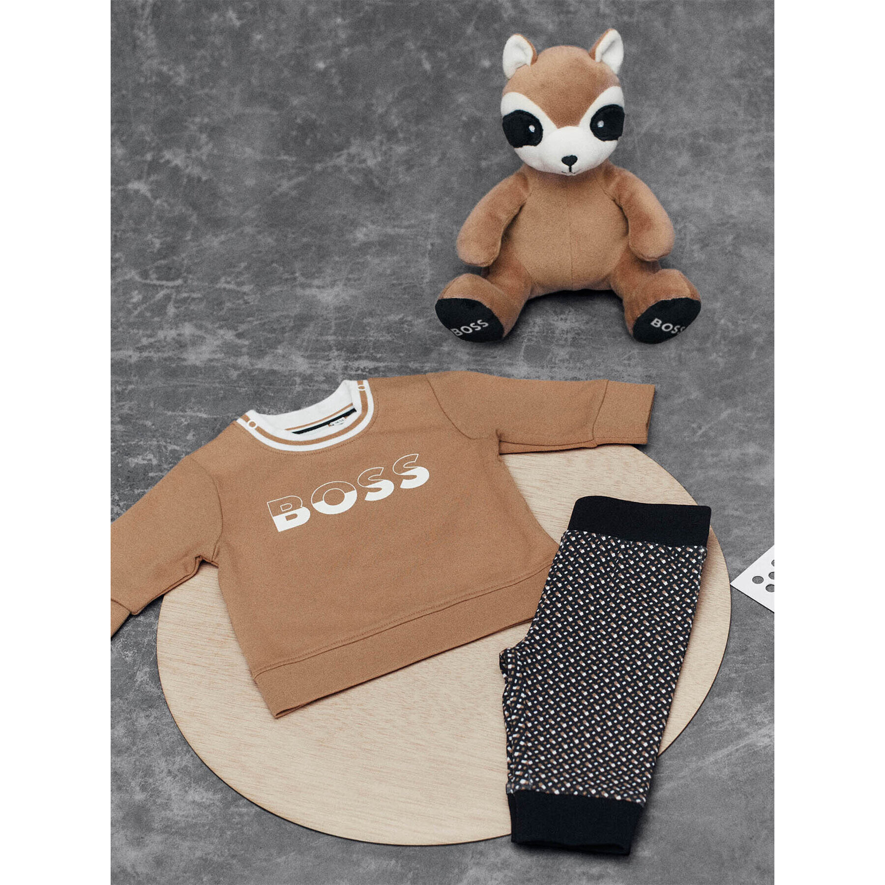 Boss Анцуг J98446 Бежов Regular Fit - Pepit.bg