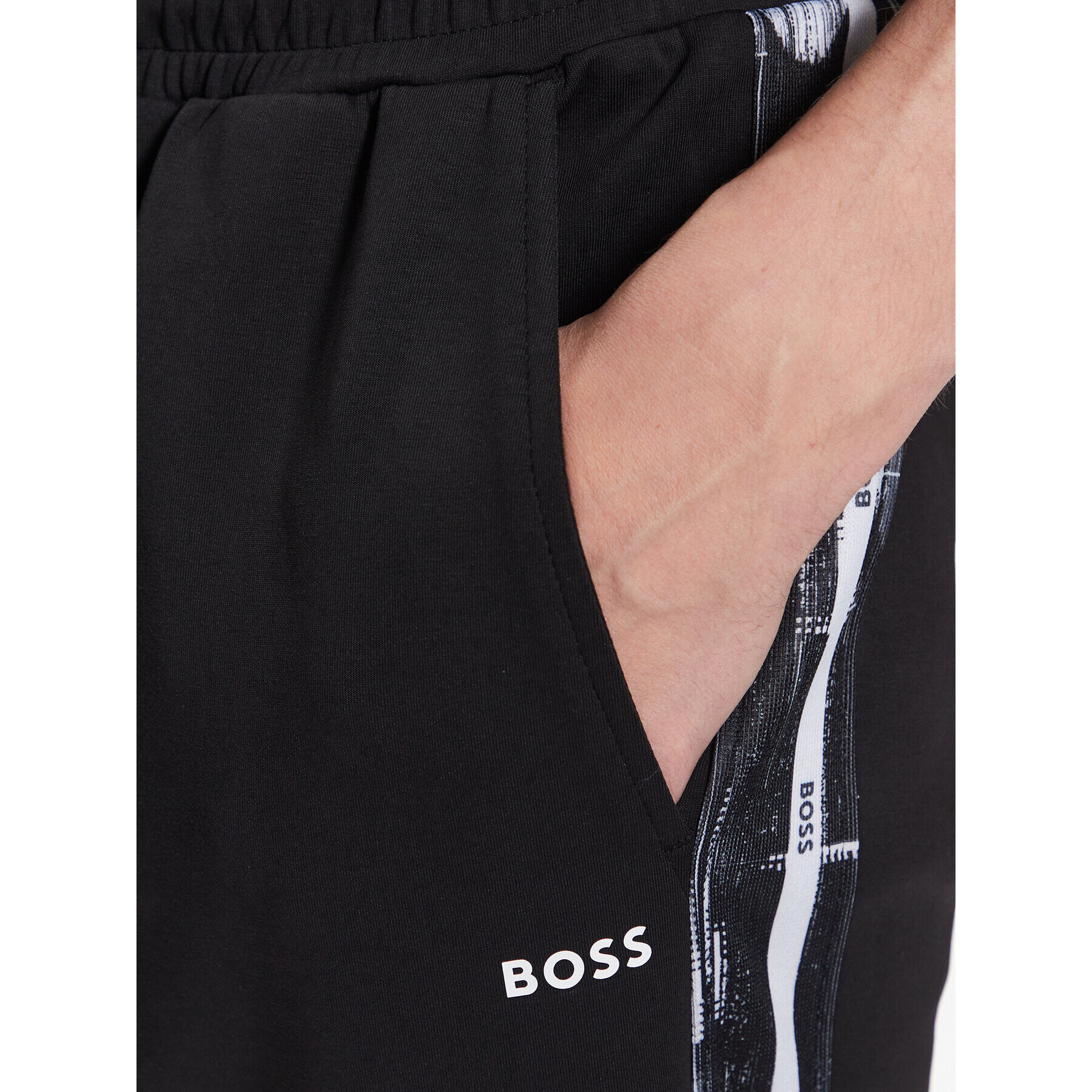 Boss Долнище анцуг 50483952 Черен Relaxed Fit - Pepit.bg