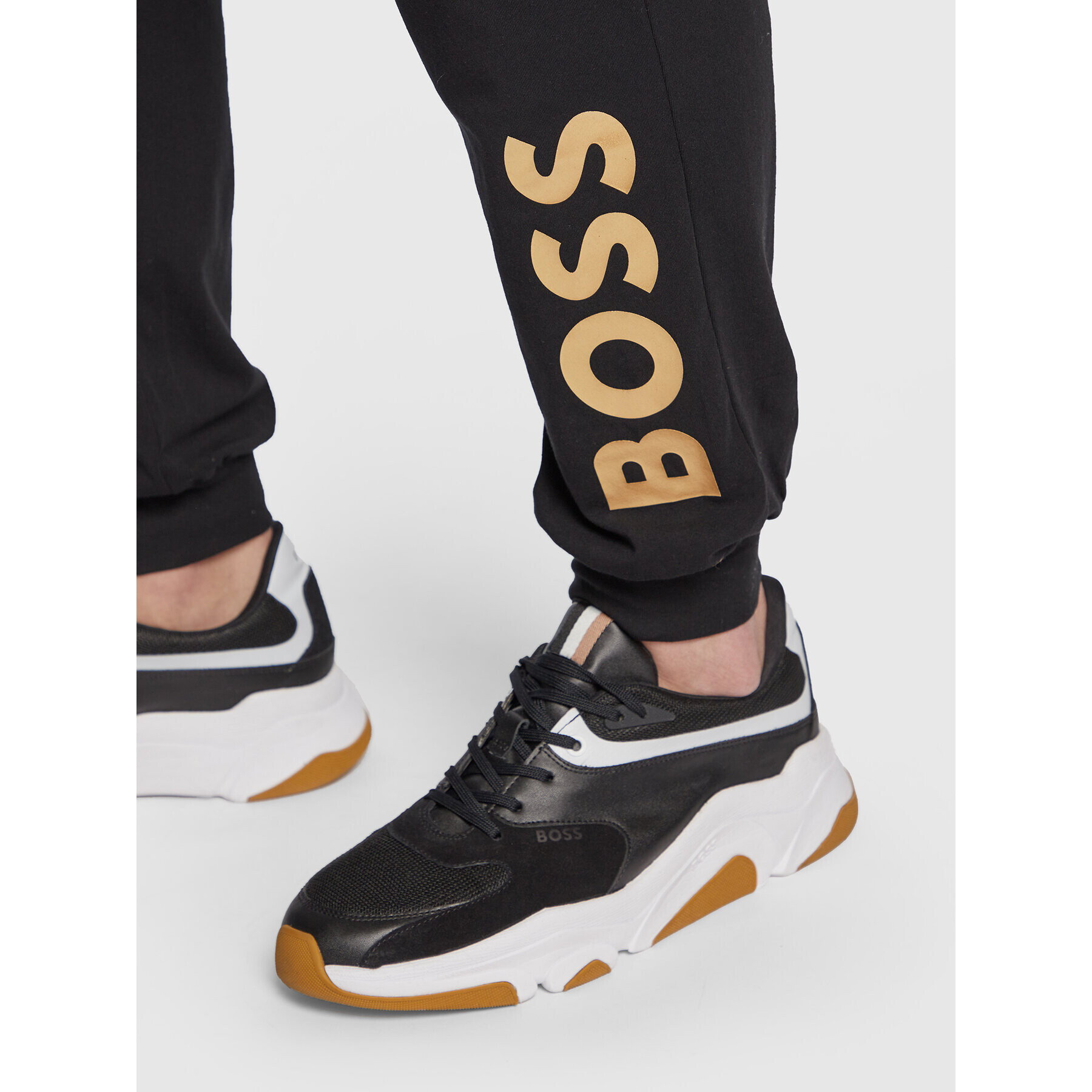 Boss Долнище анцуг Gold 50488105 Черен Regular Fit - Pepit.bg