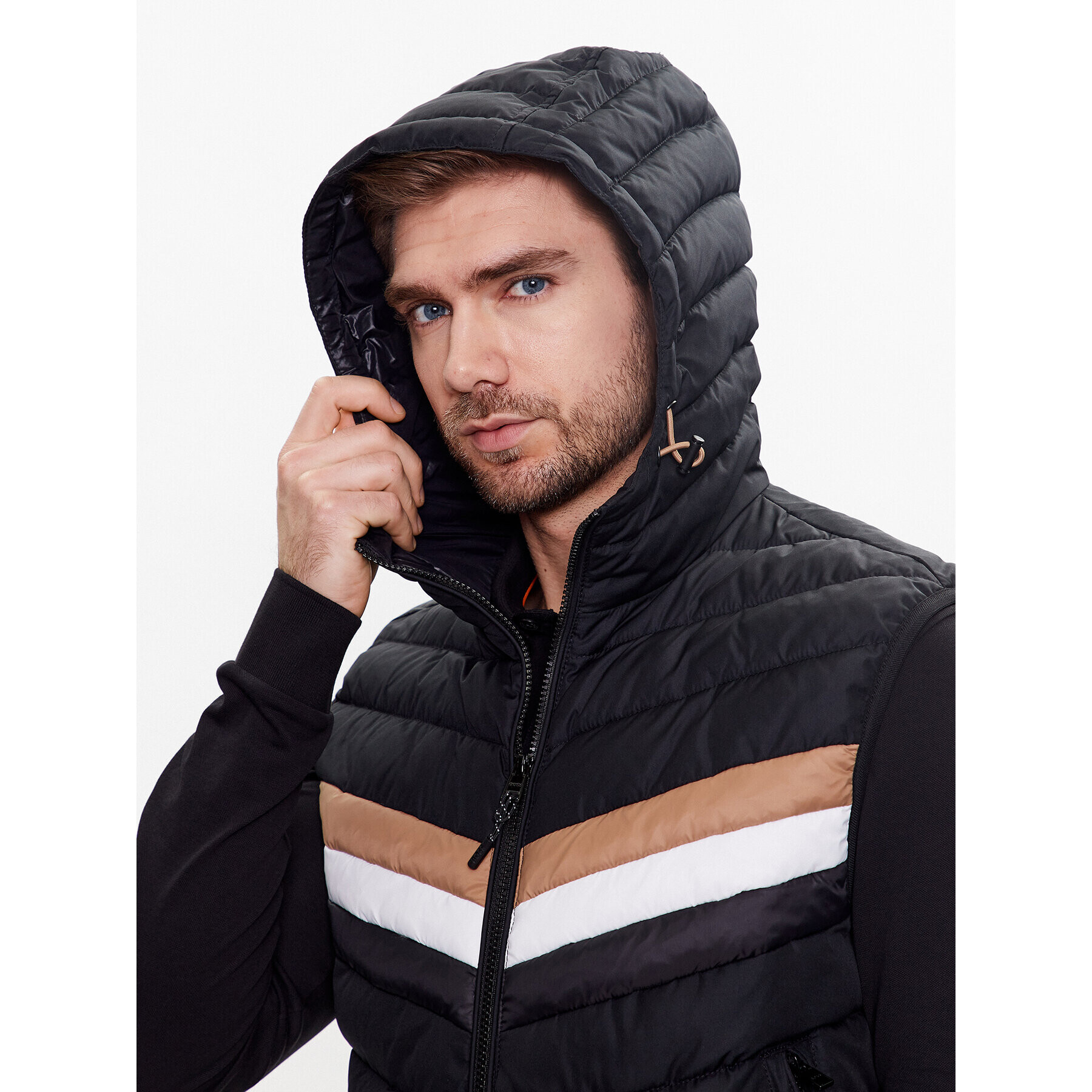 Boss Елек 50488272 Черен Regular Fit - Pepit.bg