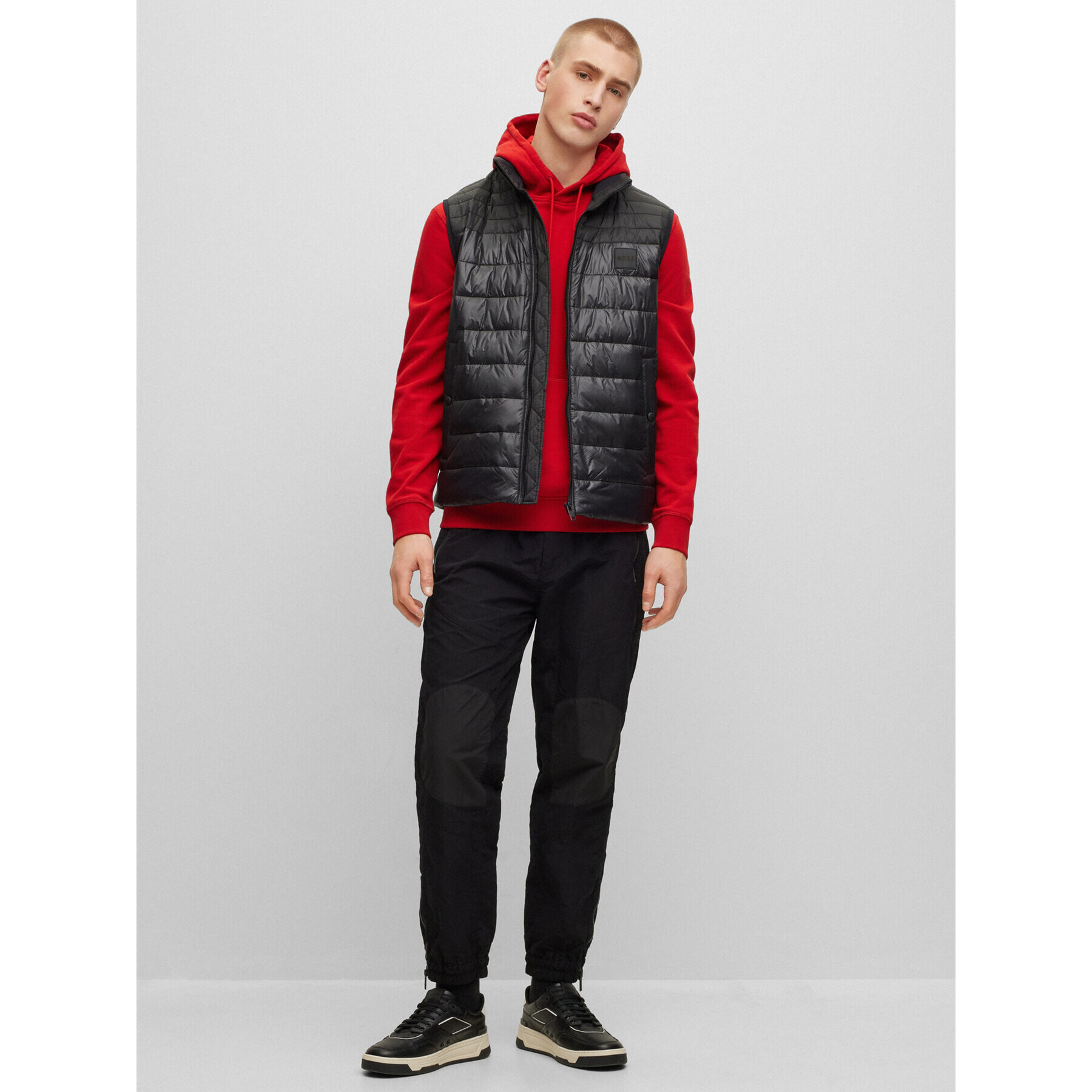 Boss Елек 50496725 Черен Regular Fit - Pepit.bg