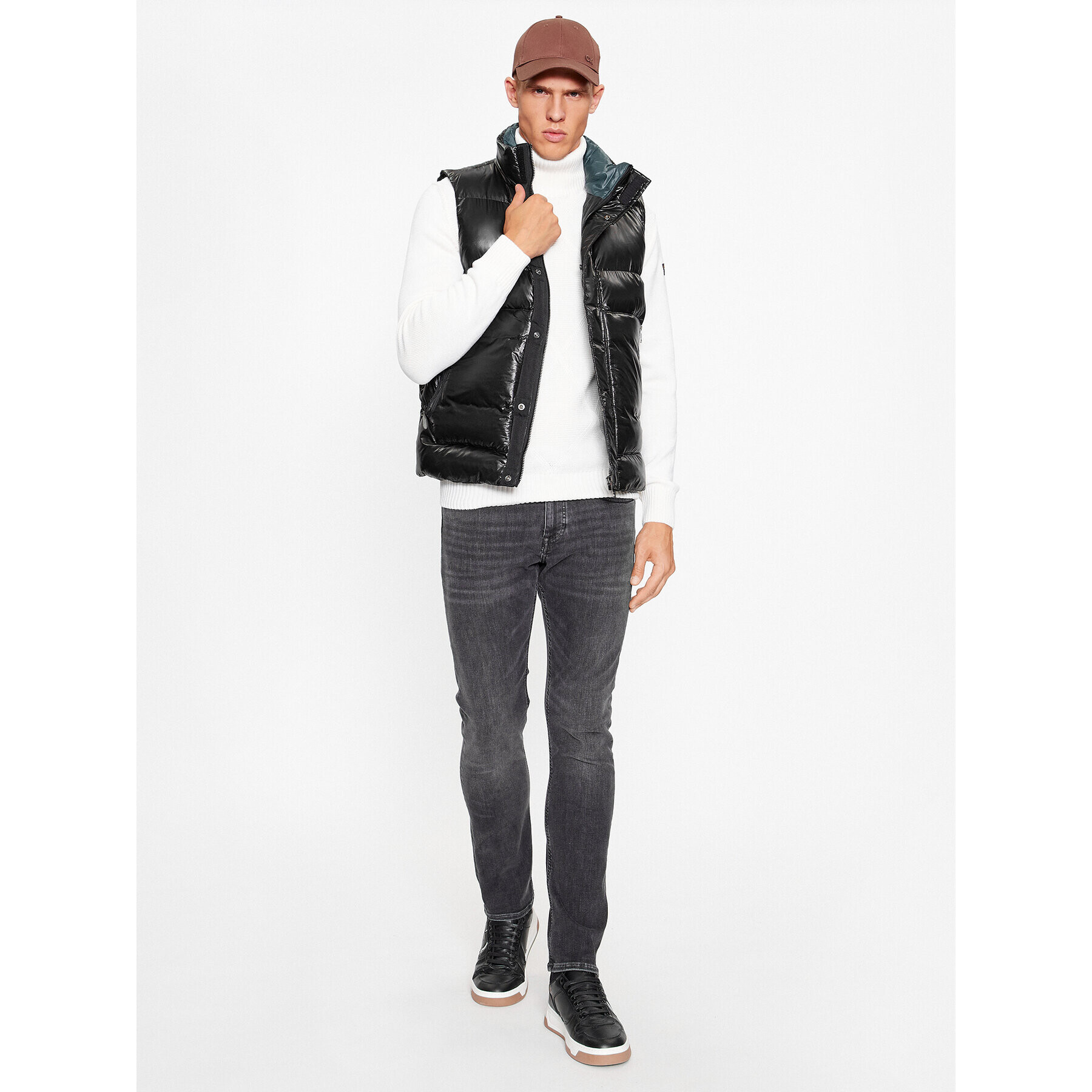 Boss Елек Odaina 50498223 Черен Regular Fit - Pepit.bg