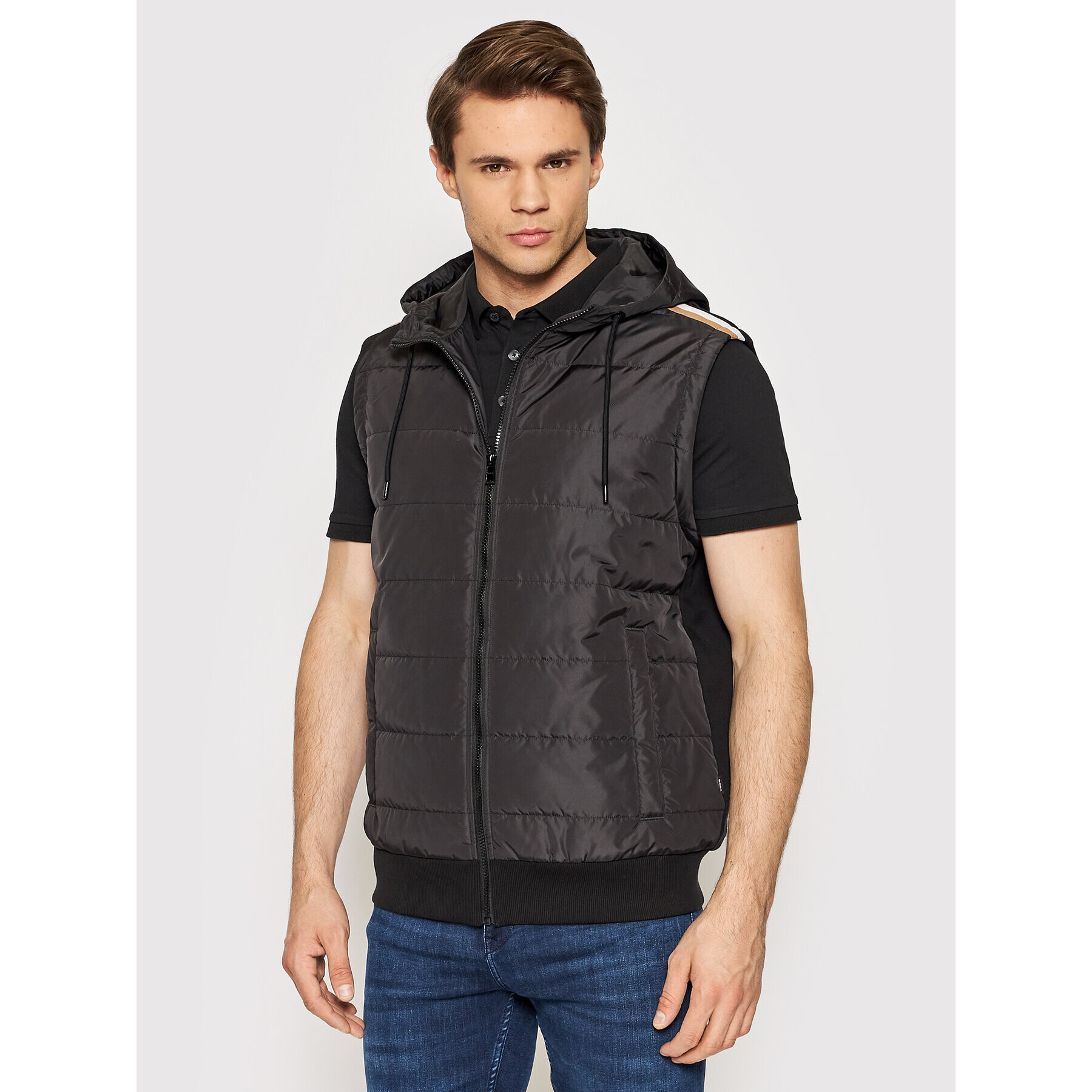 Boss Преходно яке Sommers 16 50471860 Черен Regular Fit - Pepit.bg
