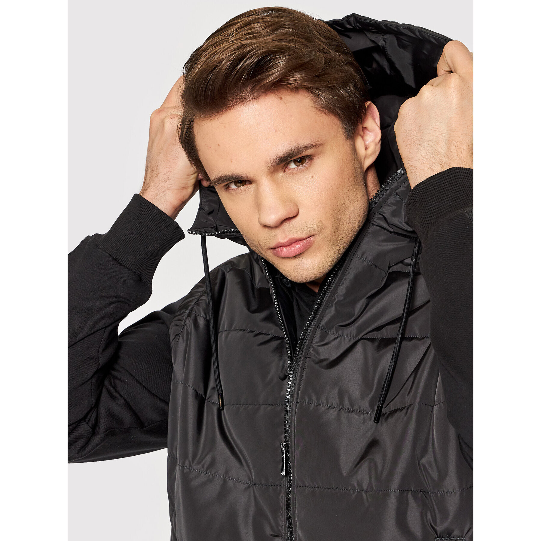Boss Преходно яке Sommers 16 50471860 Черен Regular Fit - Pepit.bg
