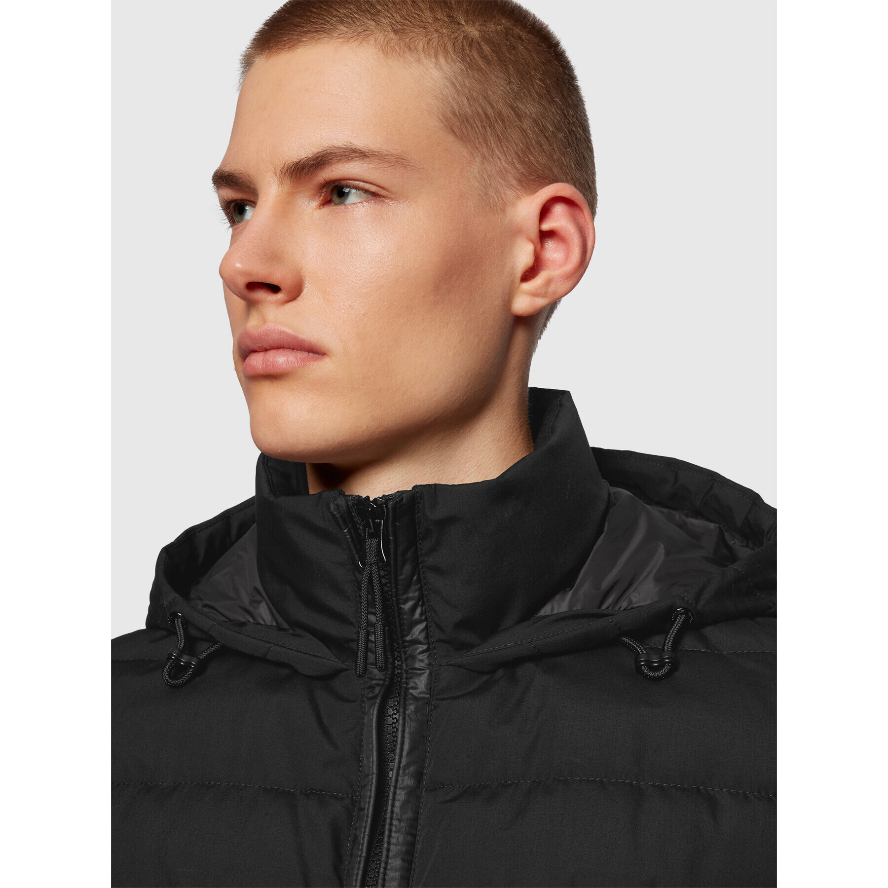 Boss Пухено яке Cerano 50444501 Черен Regular Fit - Pepit.bg