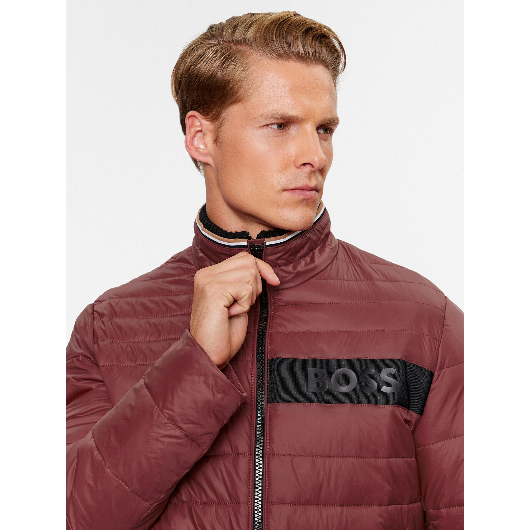 Boss Пухено яке Darolus 50464308 Червен Regular Fit - Pepit.bg
