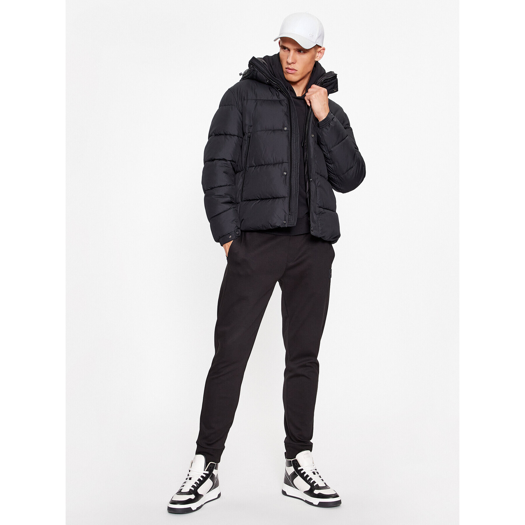 Boss Пухено яке Omaris 50499542 Черен Regular Fit - Pepit.bg