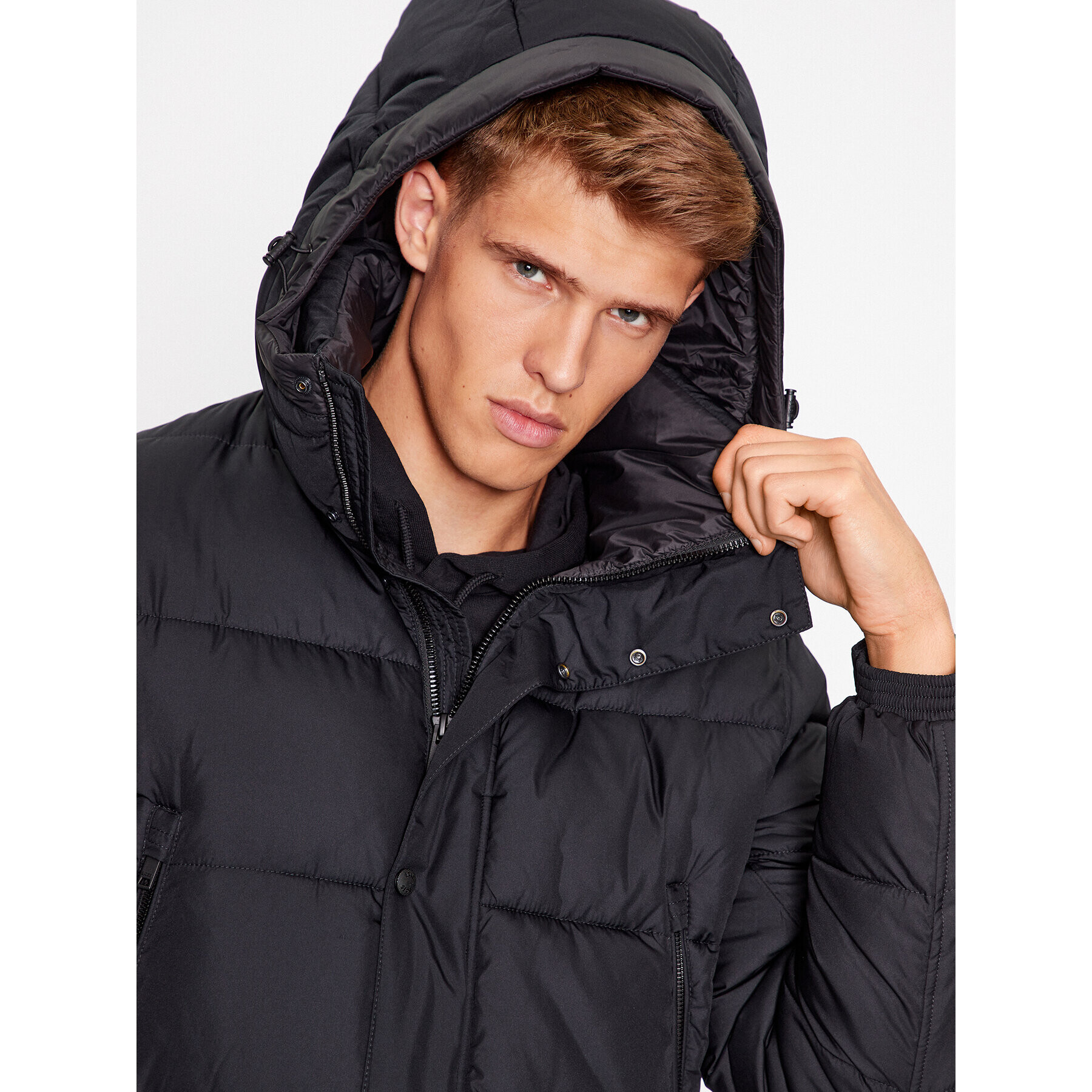 Boss Пухено яке Omaris 50499542 Черен Regular Fit - Pepit.bg