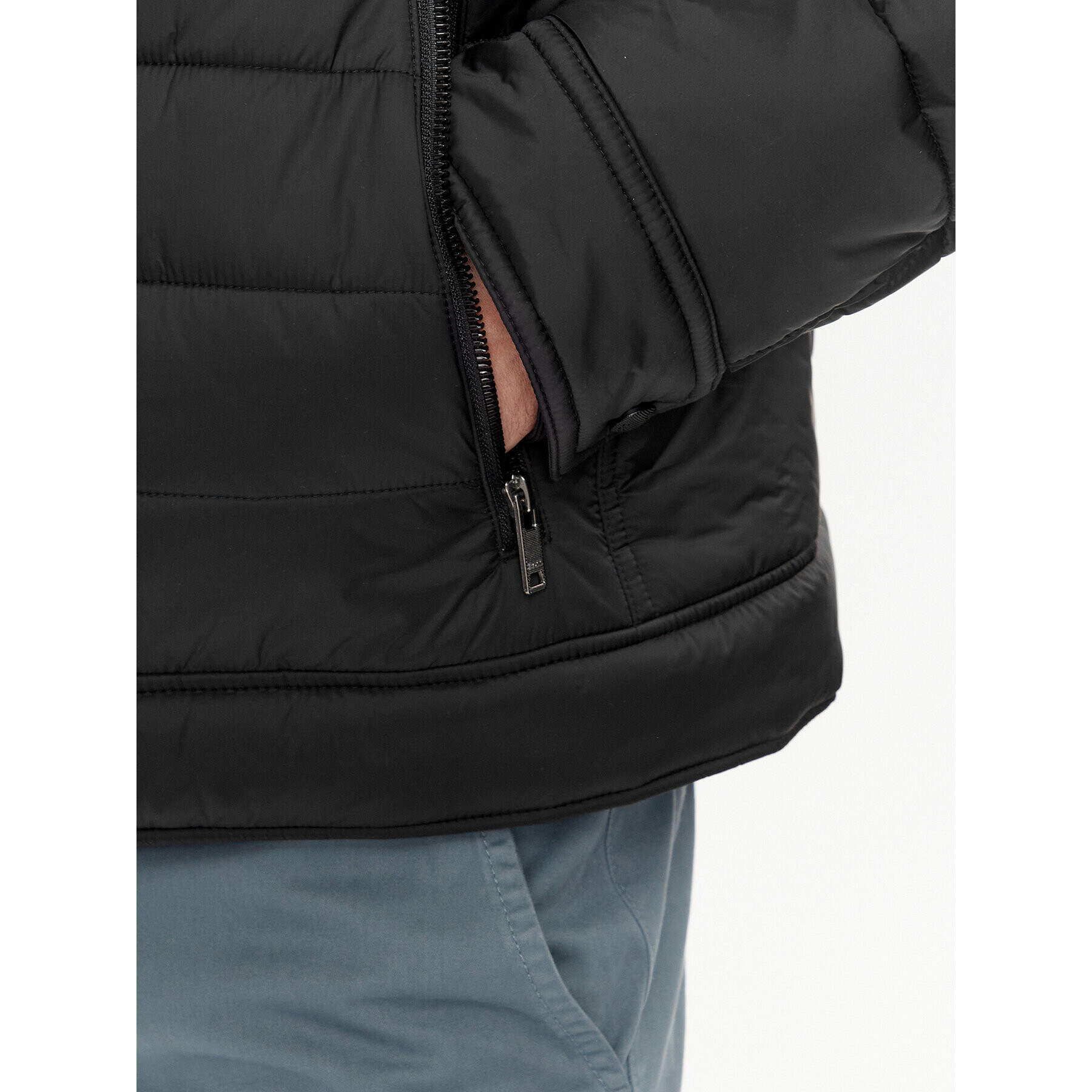 Boss Пухено яке Orace 50498609 Черен Regular Fit - Pepit.bg