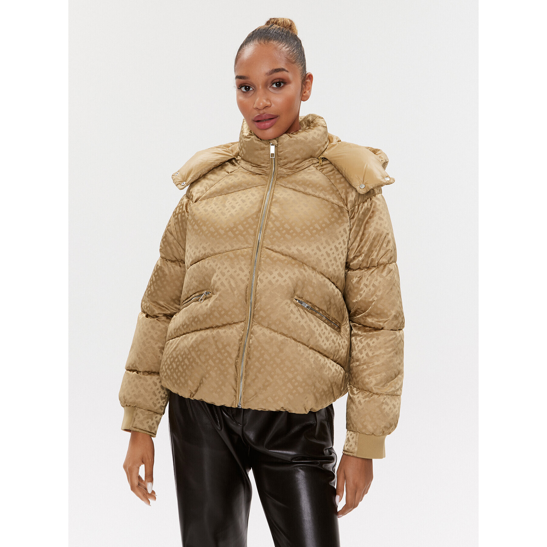Boss Пухено яке Paxe 50498776 Бежов Relaxed Fit - Pepit.bg