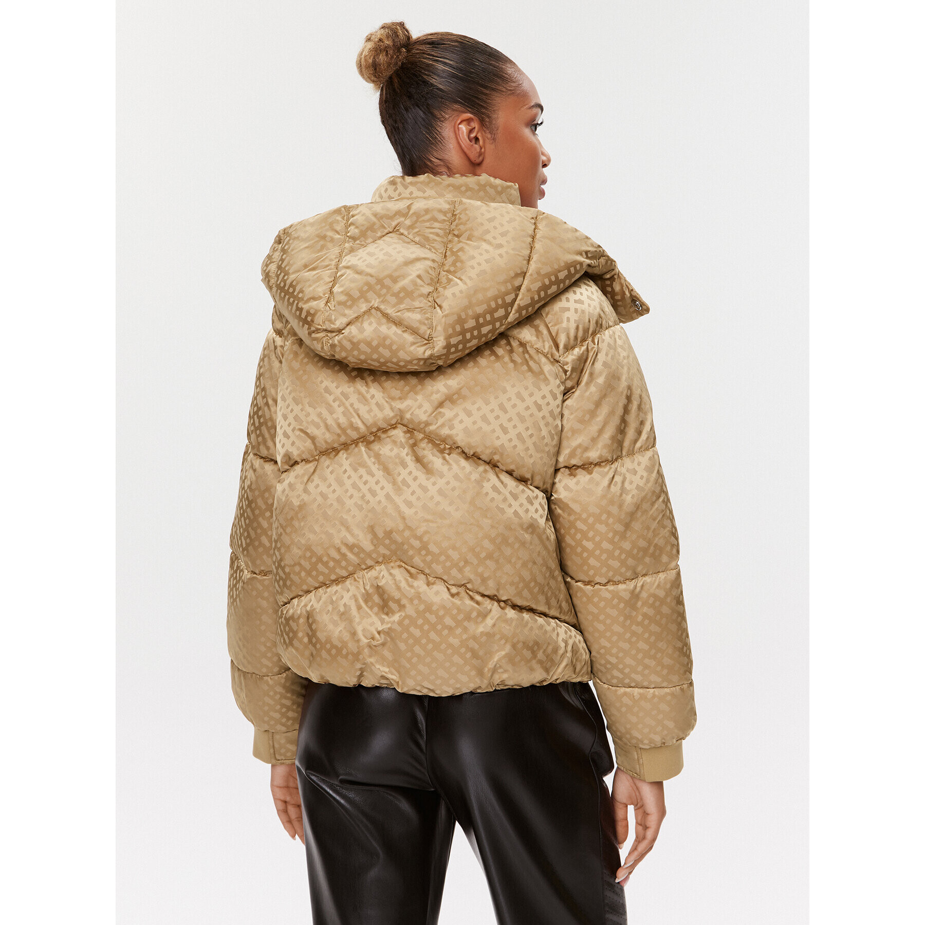 Boss Пухено яке Paxe 50498776 Бежов Relaxed Fit - Pepit.bg