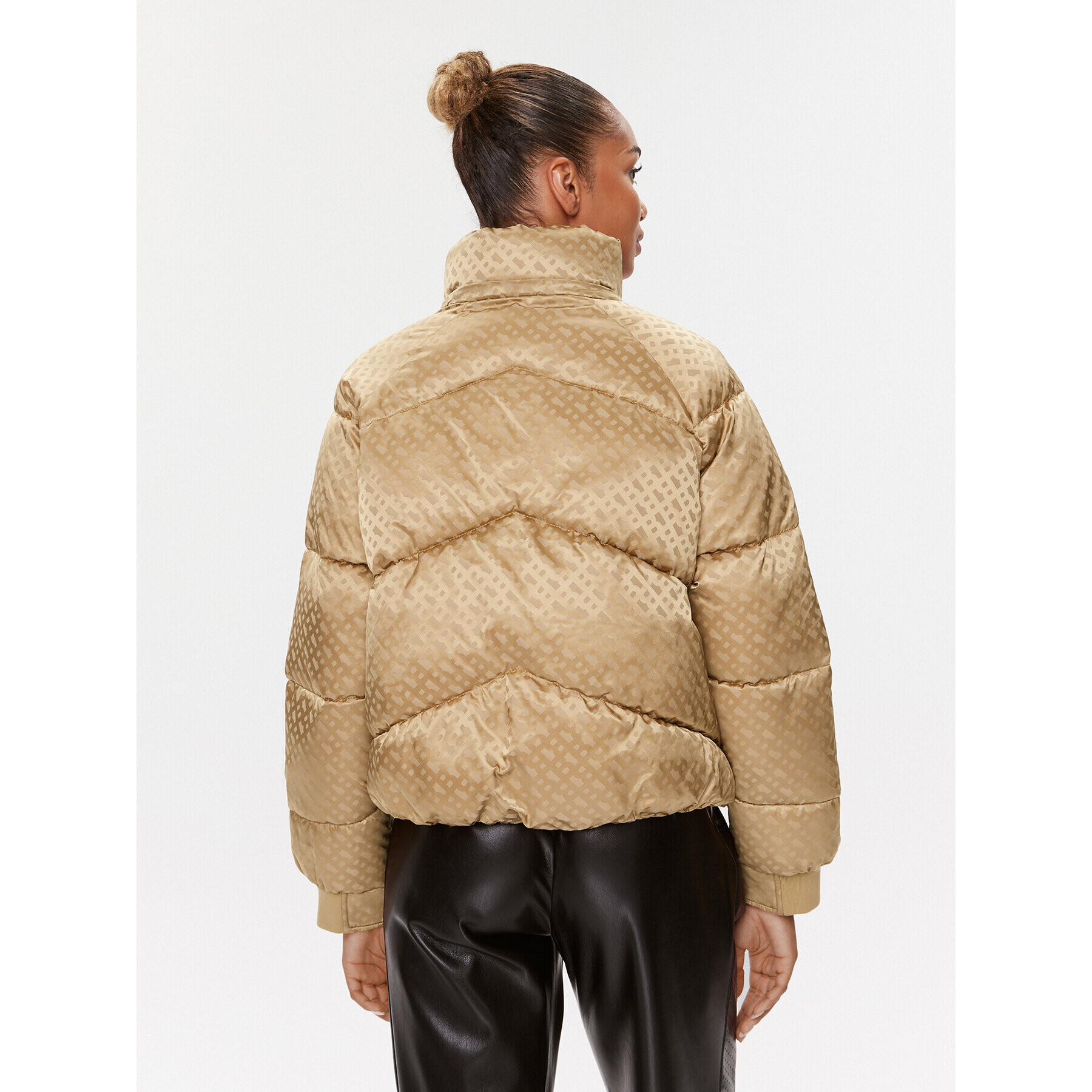 Boss Пухено яке Paxe 50498776 Бежов Relaxed Fit - Pepit.bg