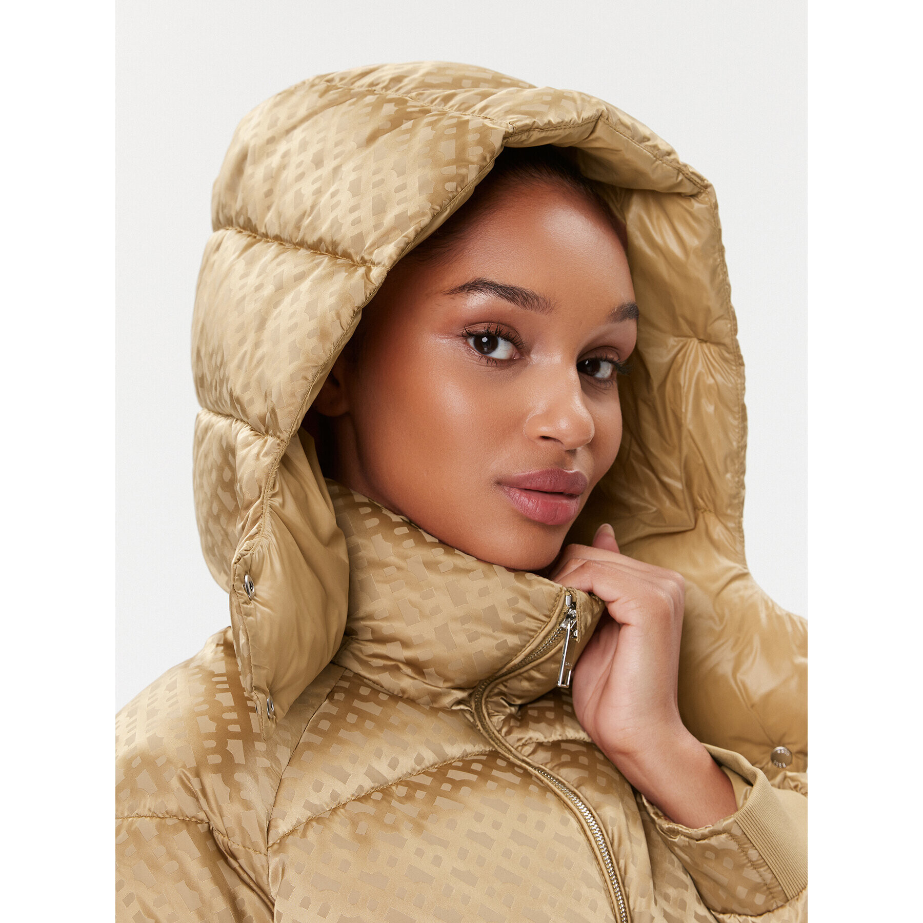 Boss Пухено яке Paxe 50498776 Бежов Relaxed Fit - Pepit.bg