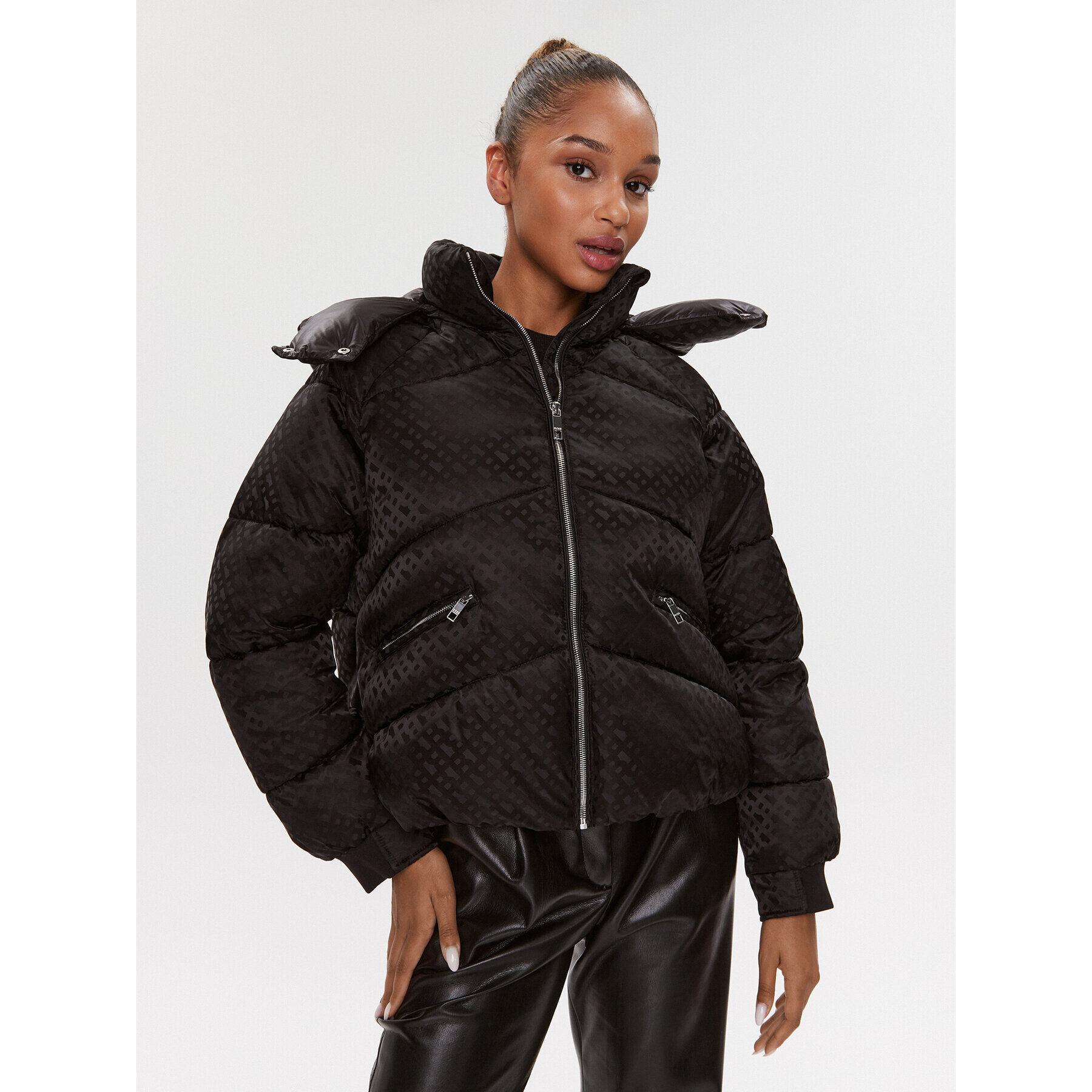 Boss Пухено яке Paxe 50498776 Черен Relaxed Fit - Pepit.bg
