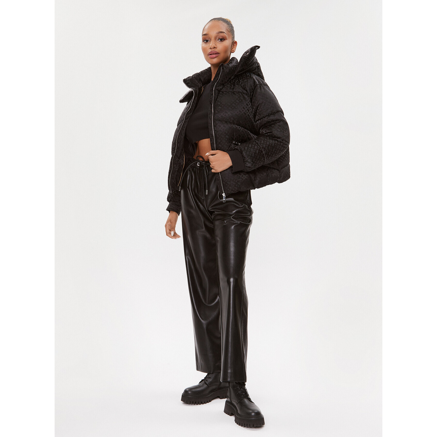 Boss Пухено яке Paxe 50498776 Черен Relaxed Fit - Pepit.bg