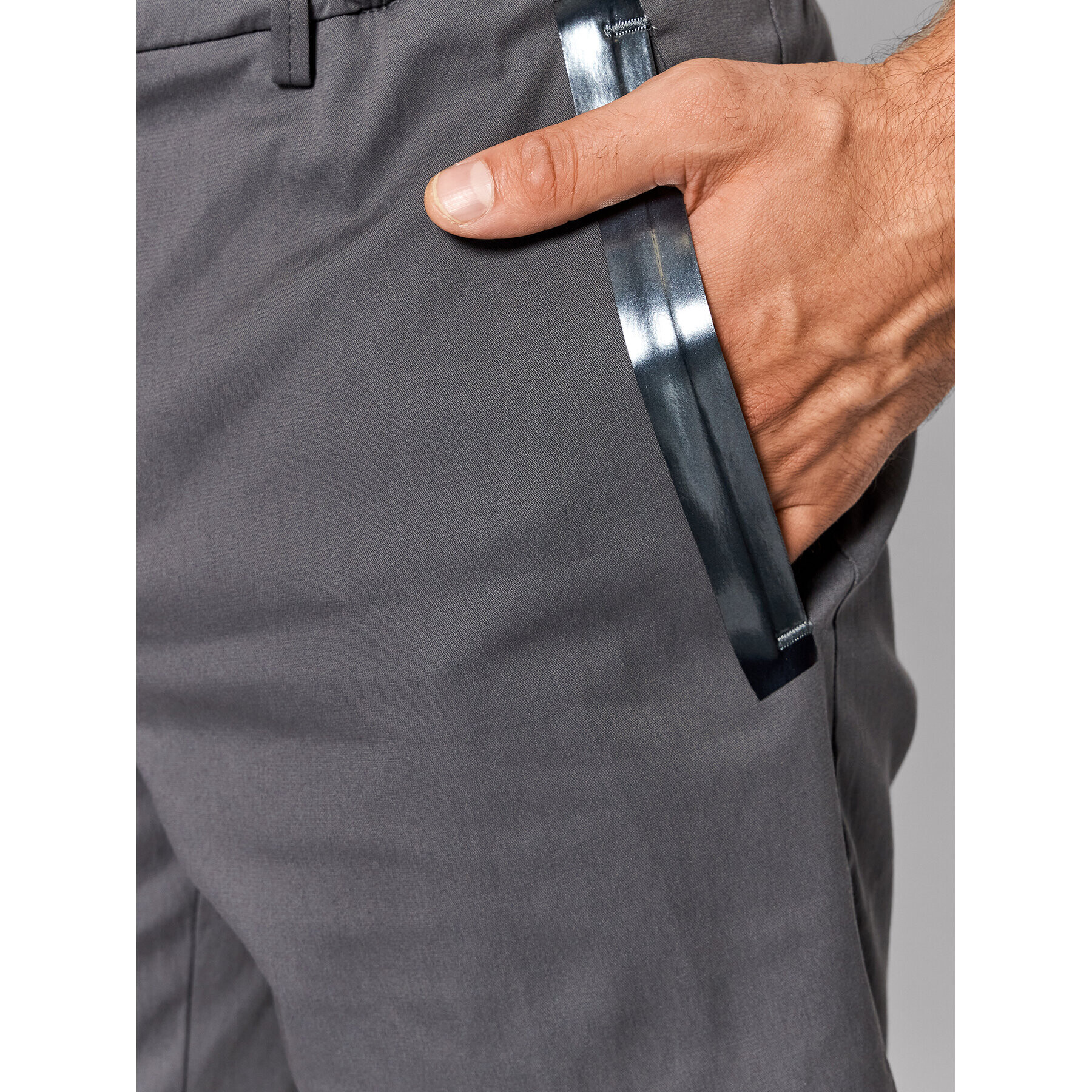 Boss Шорти от плат Liem4-10 50423114 Сив Slim Fit - Pepit.bg