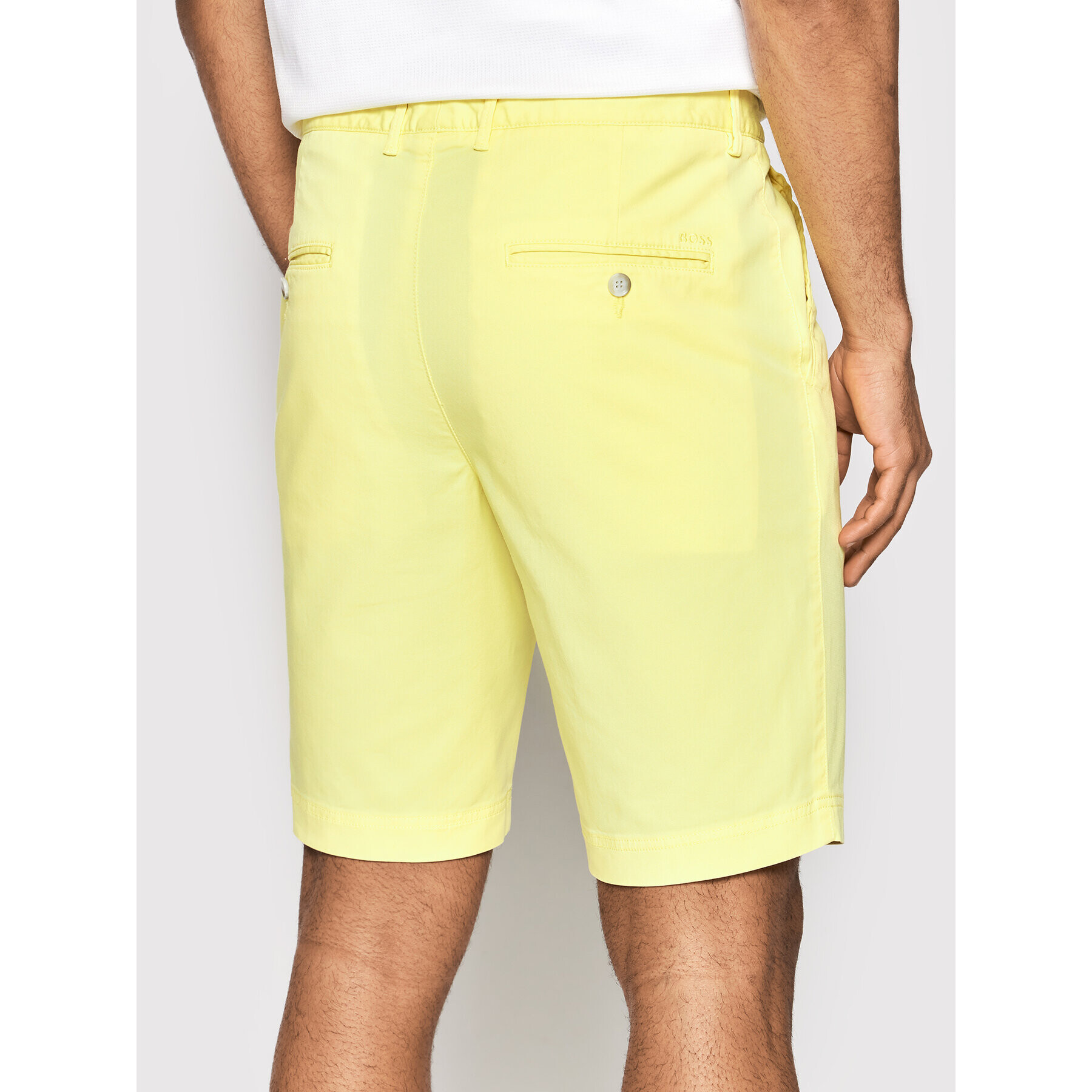 Boss Шорти от плат Slice 50406679 Жълт Slim Fit - Pepit.bg