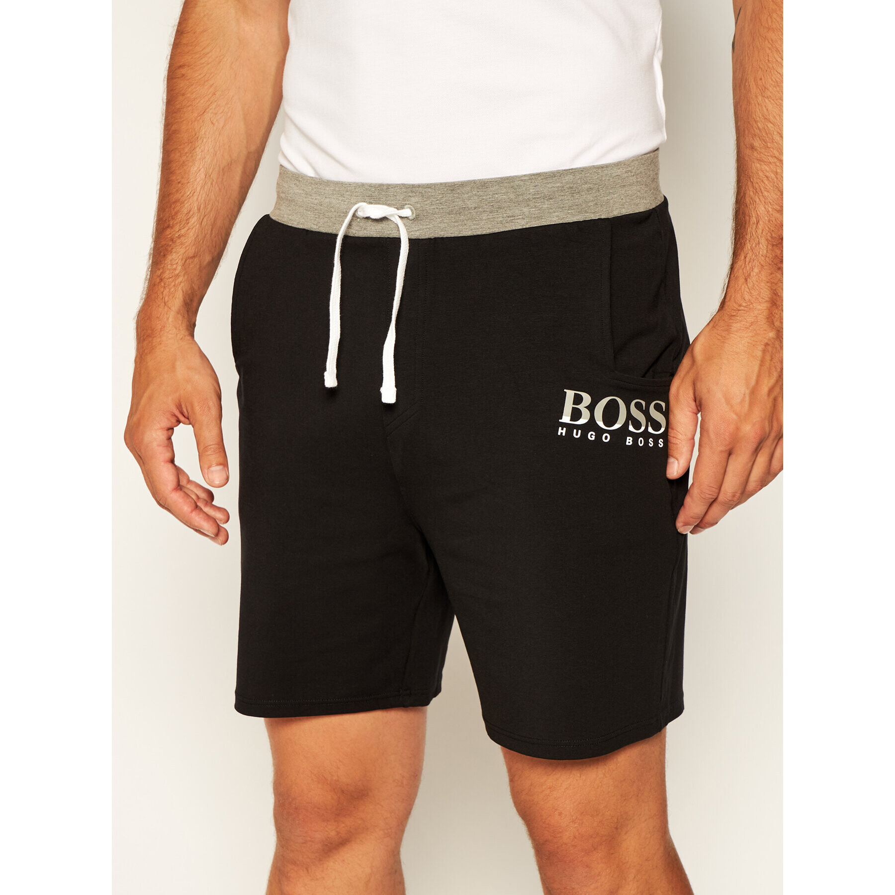 Boss Шорти от плат Trend 50425668 Черен Regular Fit - Pepit.bg