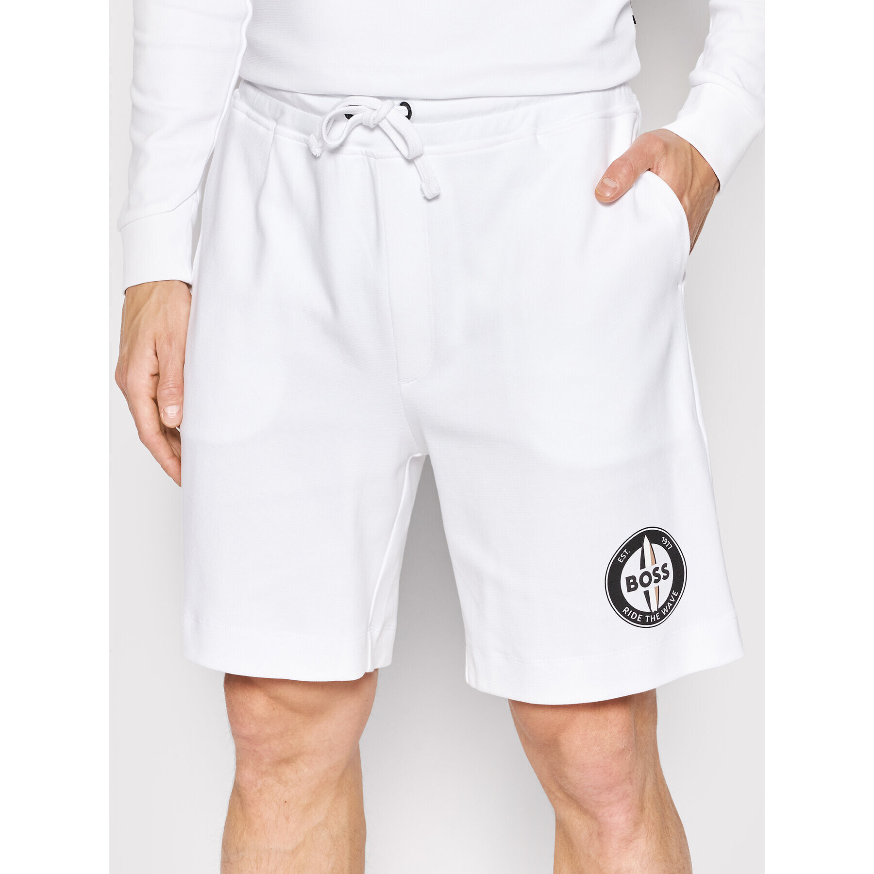 Boss Спортни шорти Jisan 50469223 Бял Regular Fit - Pepit.bg