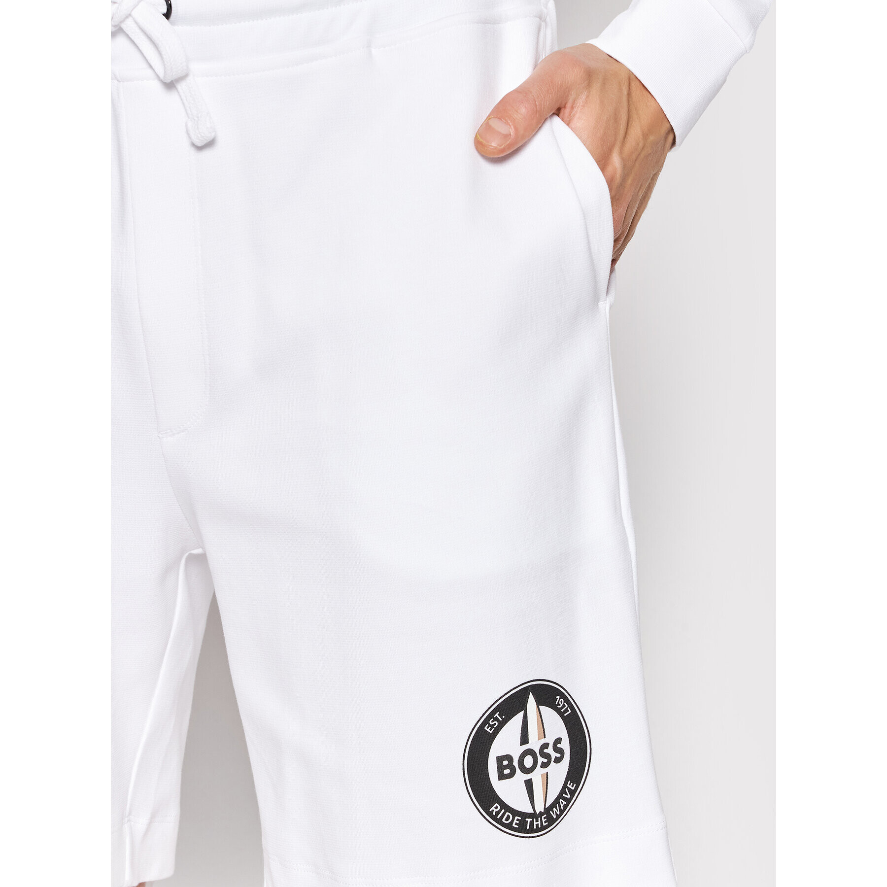 Boss Спортни шорти Jisan 50469223 Бял Regular Fit - Pepit.bg