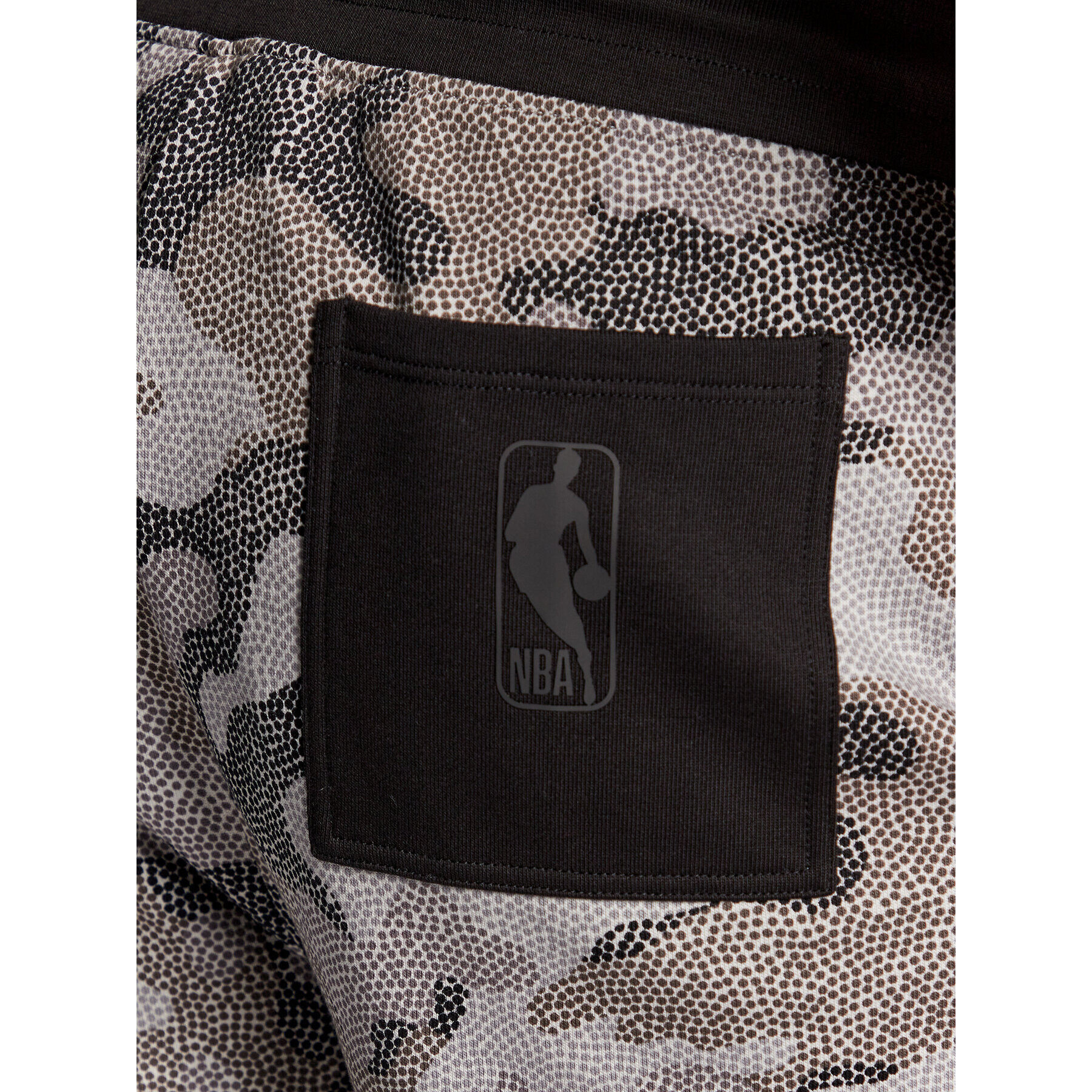 Boss Спортни шорти Slam_Camo_NBA 50477471 Сив Regular Fit - Pepit.bg