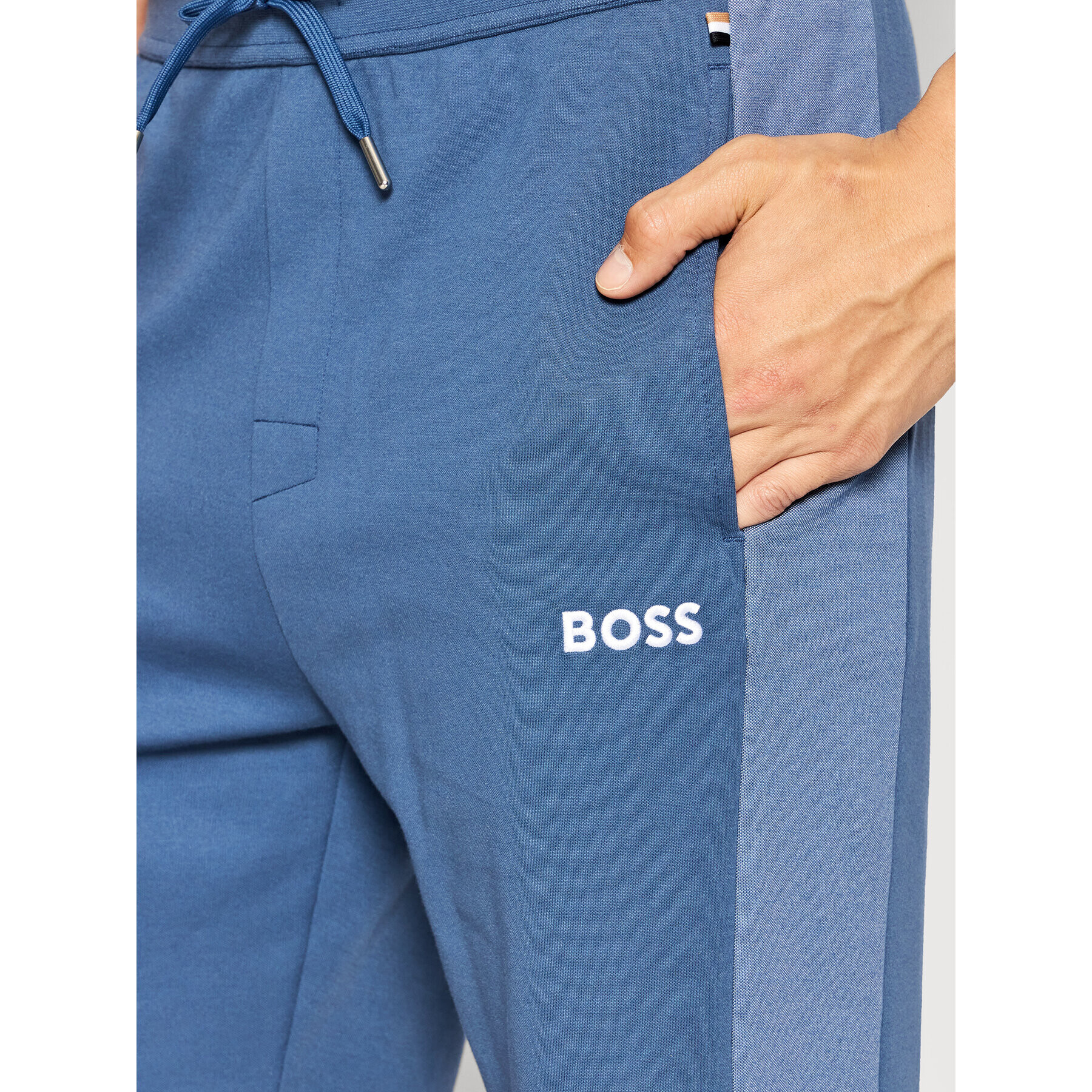 Boss Спортни шорти Tracksuit 50469637 Син Regular Fit - Pepit.bg