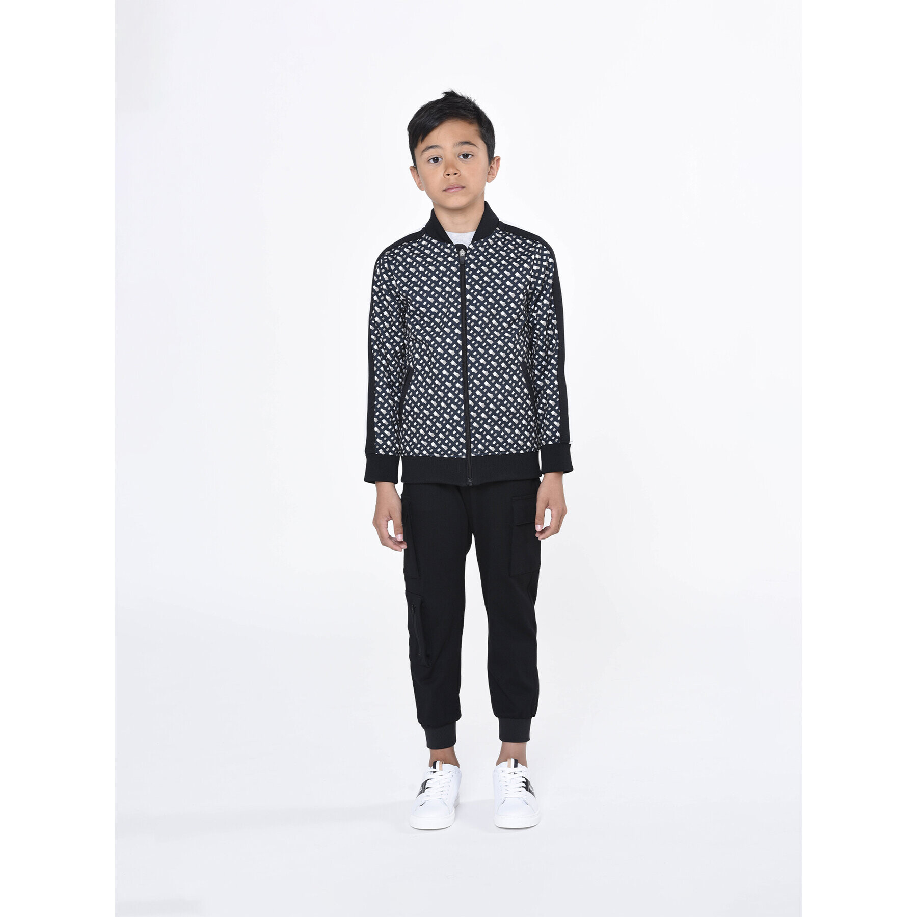 Boss Суитшърт J25O58 S Черен Regular Fit - Pepit.bg