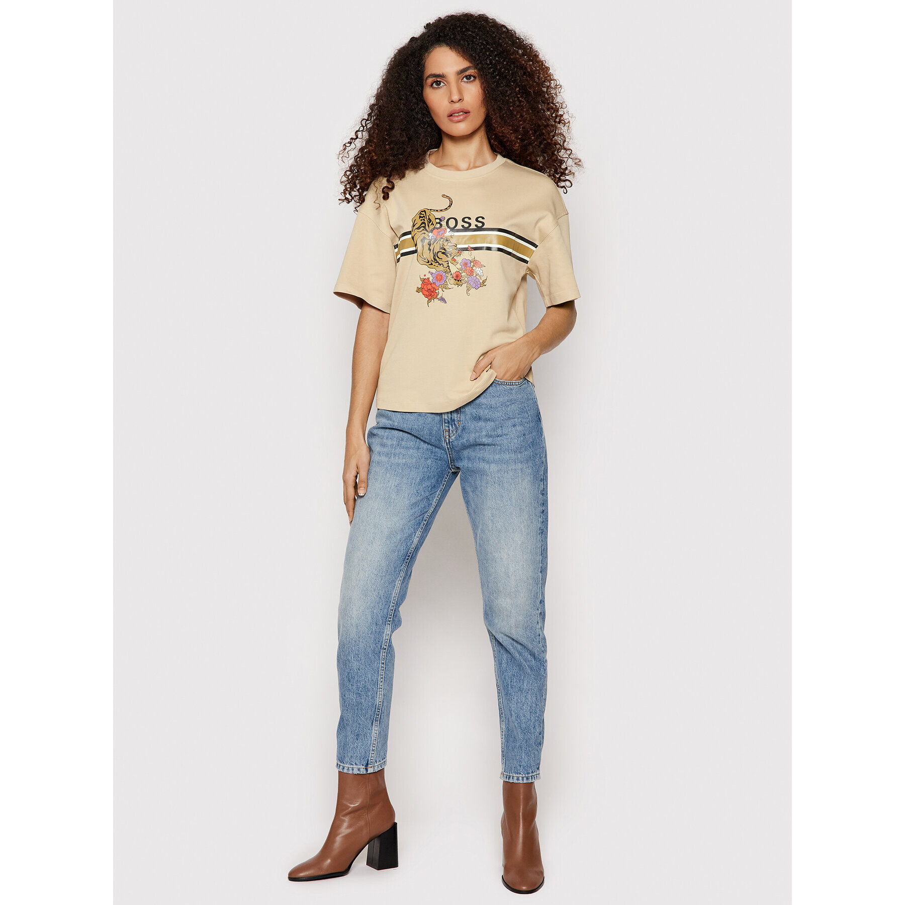 Boss Тишърт Evina_LNY 50468049 Бежов Relaxed Fit - Pepit.bg