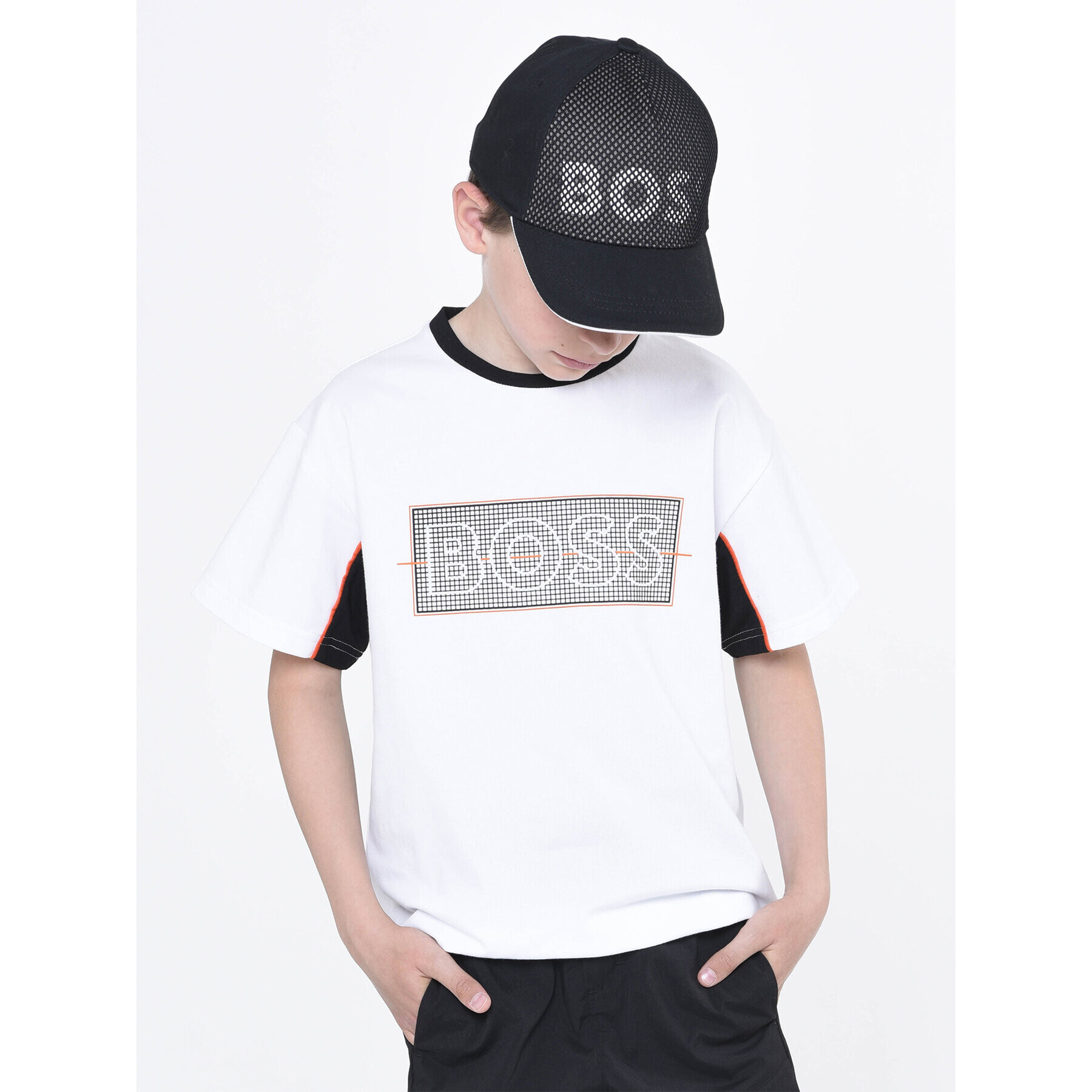 Boss Тишърт J25O07 S Бял Regular Fit - Pepit.bg