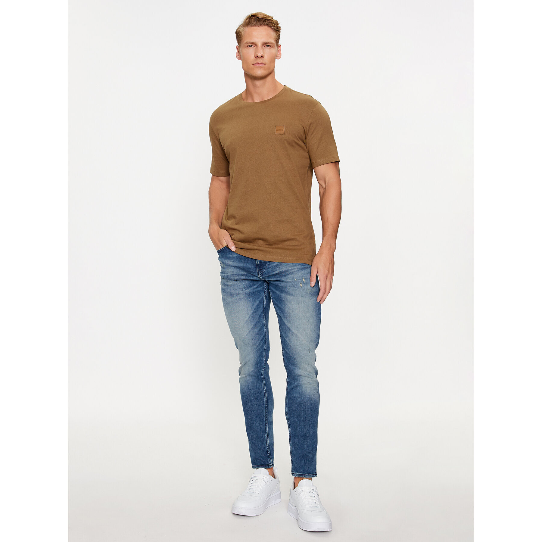 Boss Тишърт Tales 50472584 Кафяв Relaxed Fit - Pepit.bg