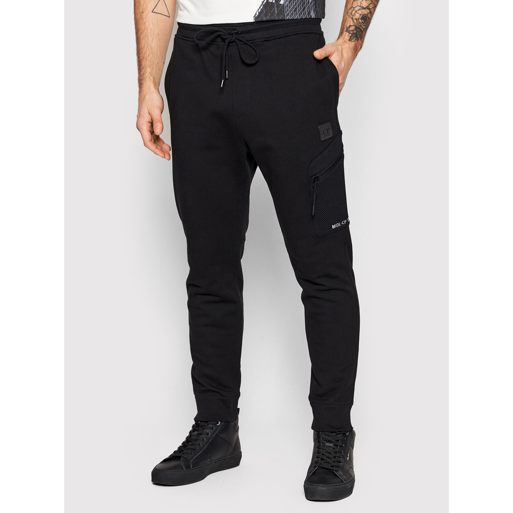 C.P. Company Долнище анцуг Diagonal Raised 12CMSP071A 005086W Черен Regular Fit - Pepit.bg
