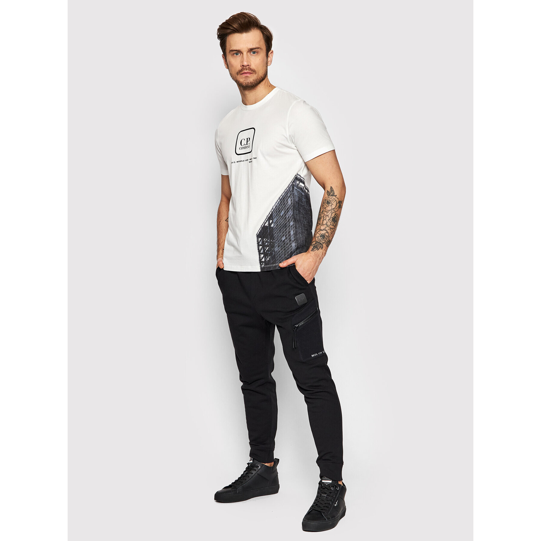 C.P. Company Долнище анцуг Diagonal Raised 12CMSP071A 005086W Черен Regular Fit - Pepit.bg
