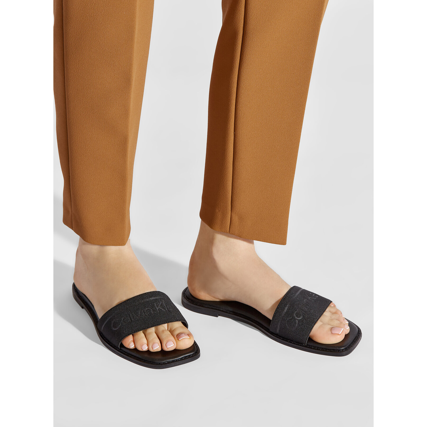 Calvin Klein Чехли Squared Flat Slide He HW0HW00817 Черен - Pepit.bg