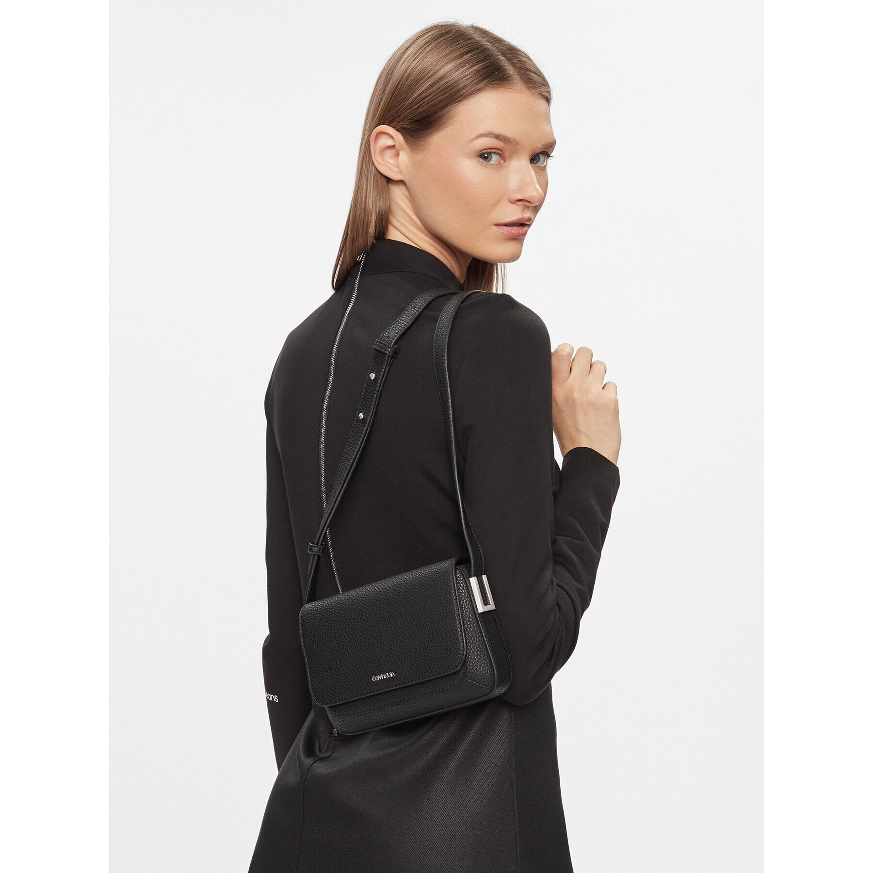 Calvin Klein Дамска чанта Ck Must Plus Crossbody K60K610619 Черен - Pepit.bg